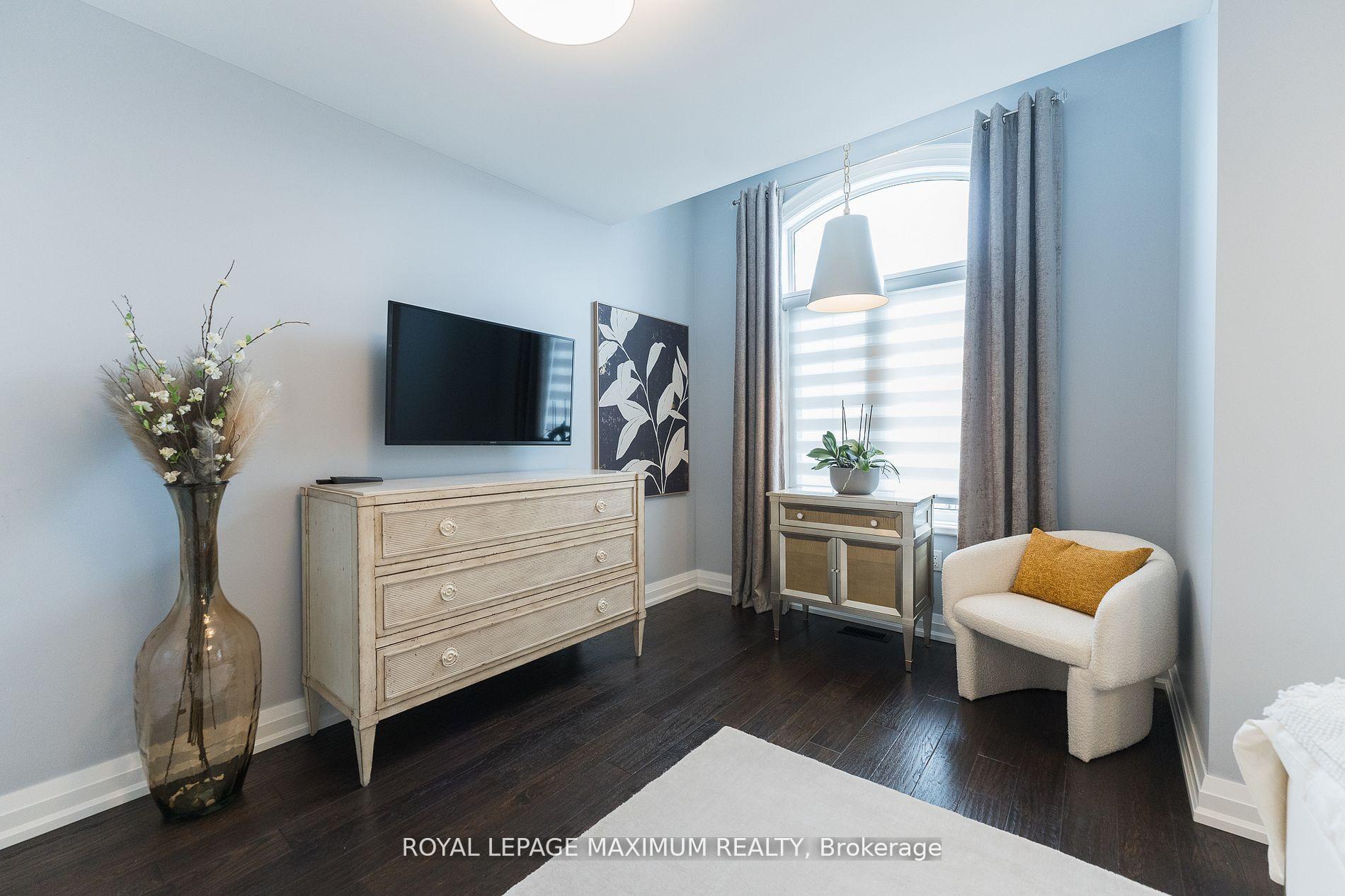 Photo 19 of 16 Alexie Way, Vaughan, Vellore Village — HOMEH
