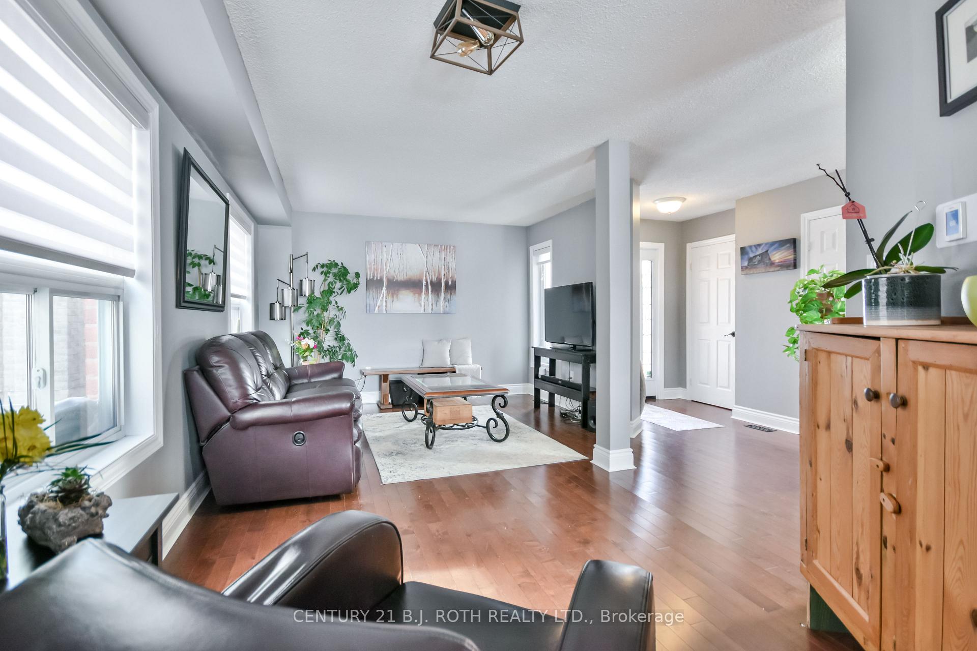 Photo 5 of 36 Sundew Drive, Barrie, Holly — HOMEH