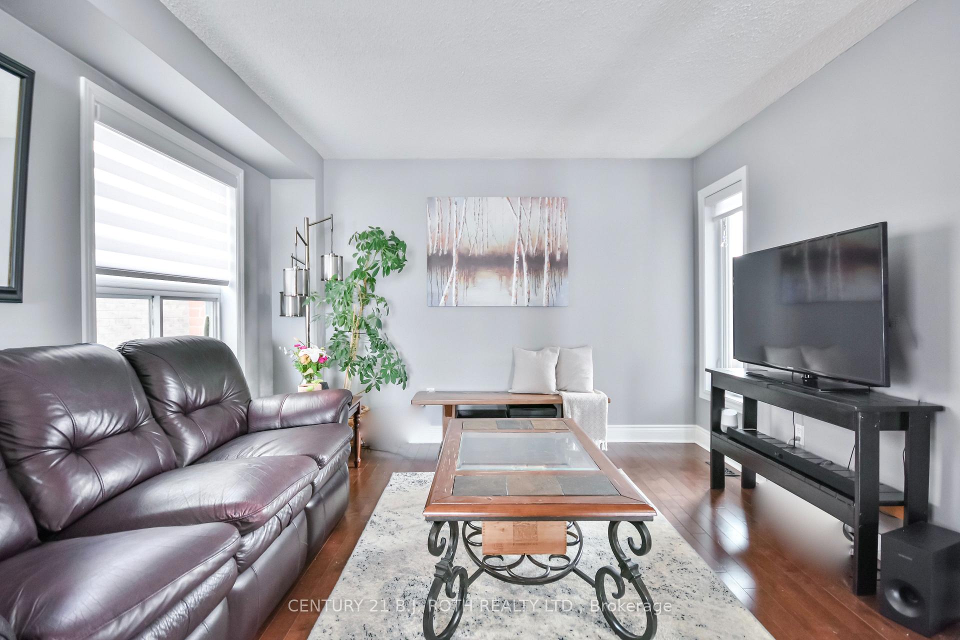 Photo 8 of 36 Sundew Drive, Barrie, Holly — HOMEH