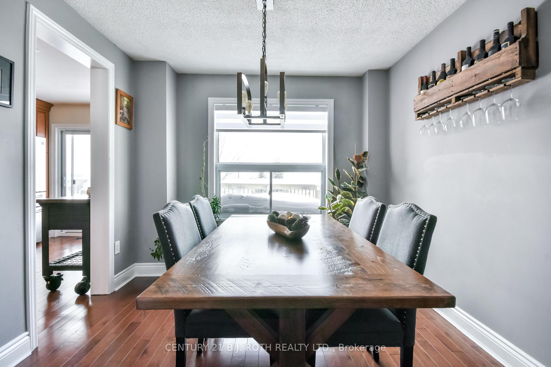 Photo 10 of 36 Sundew Drive, Barrie, Holly — HOMEH