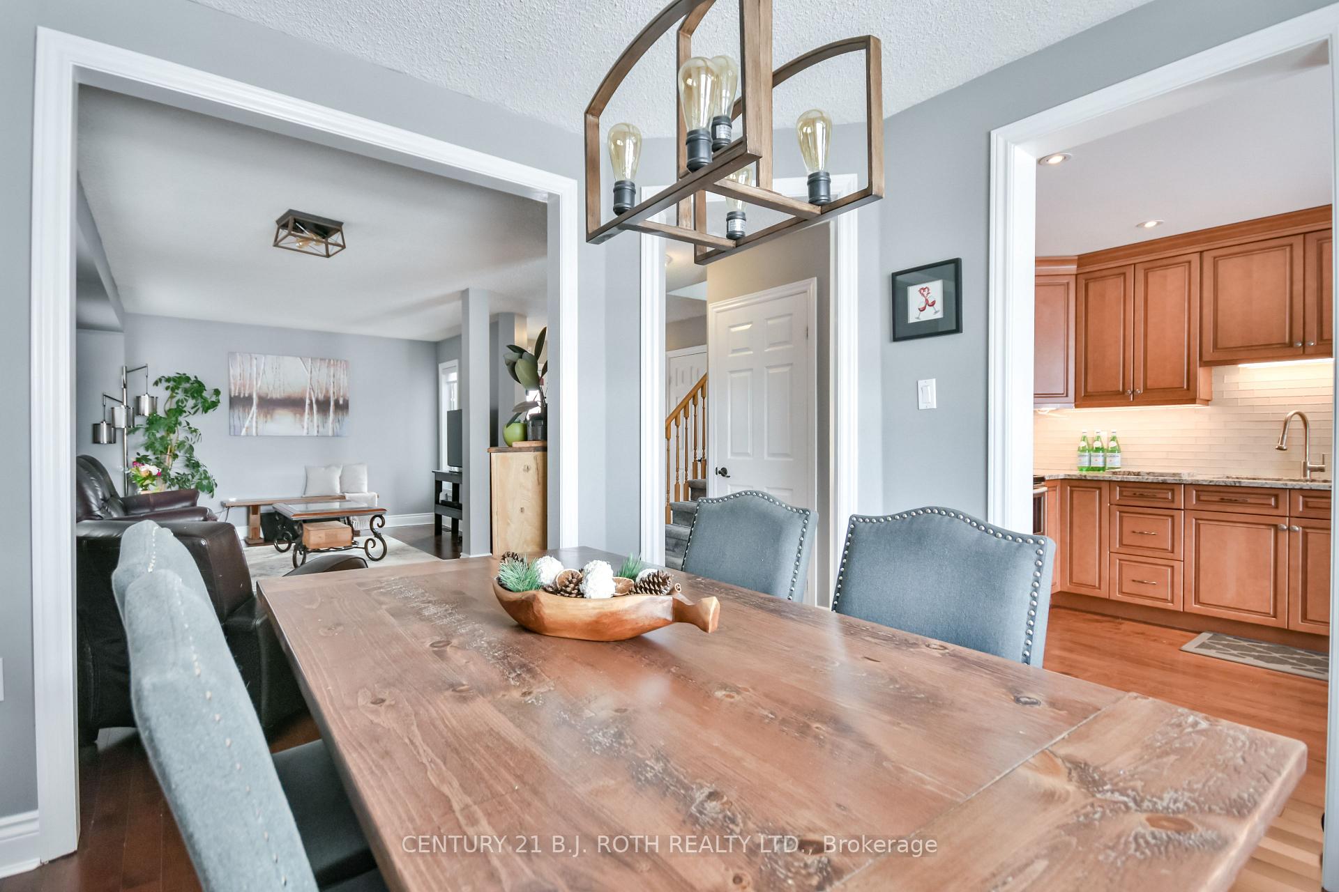 Photo 13 of 36 Sundew Drive, Barrie, Holly — HOMEH