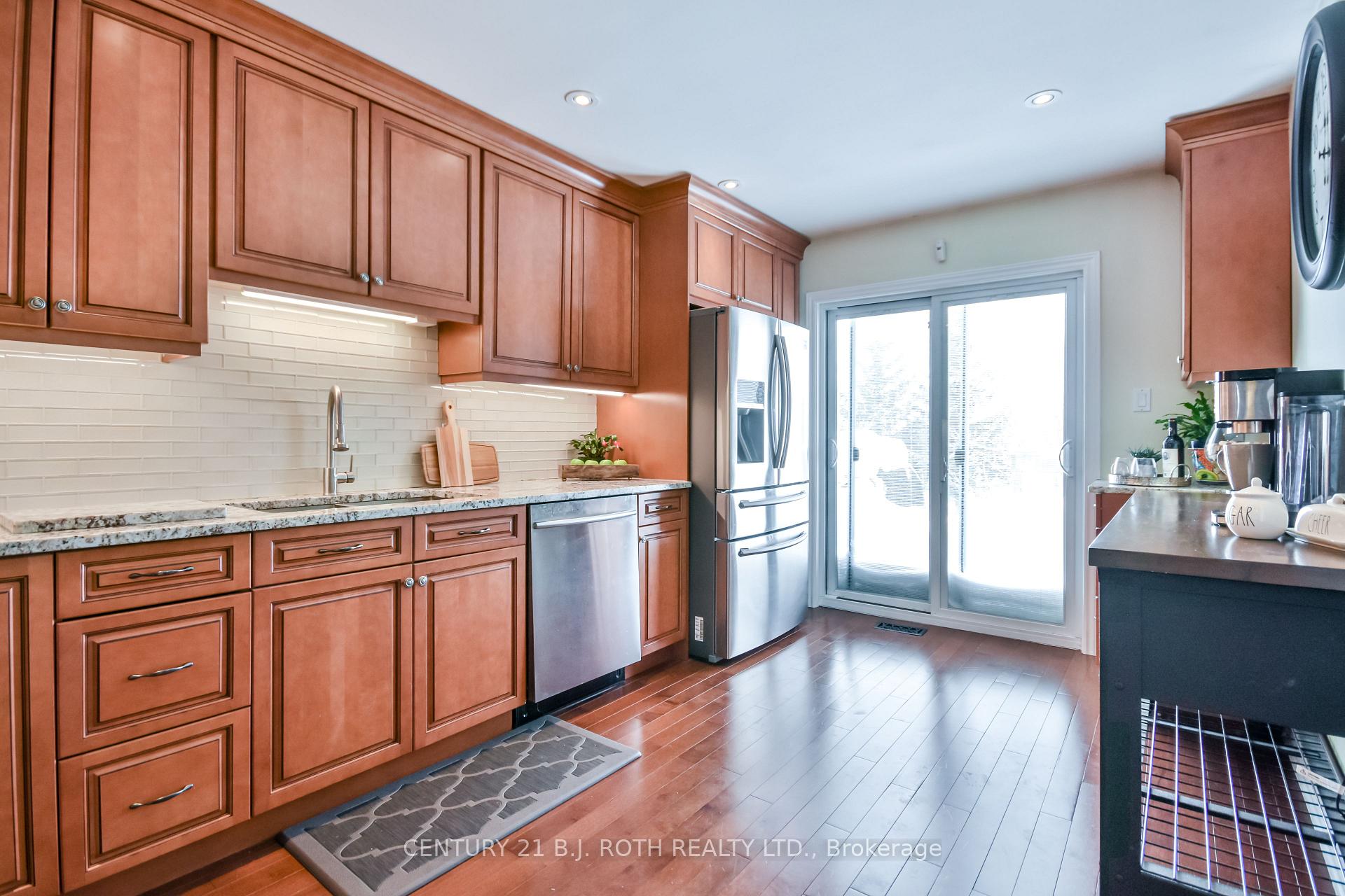 Photo 15 of 36 Sundew Drive, Barrie, Holly — HOMEH