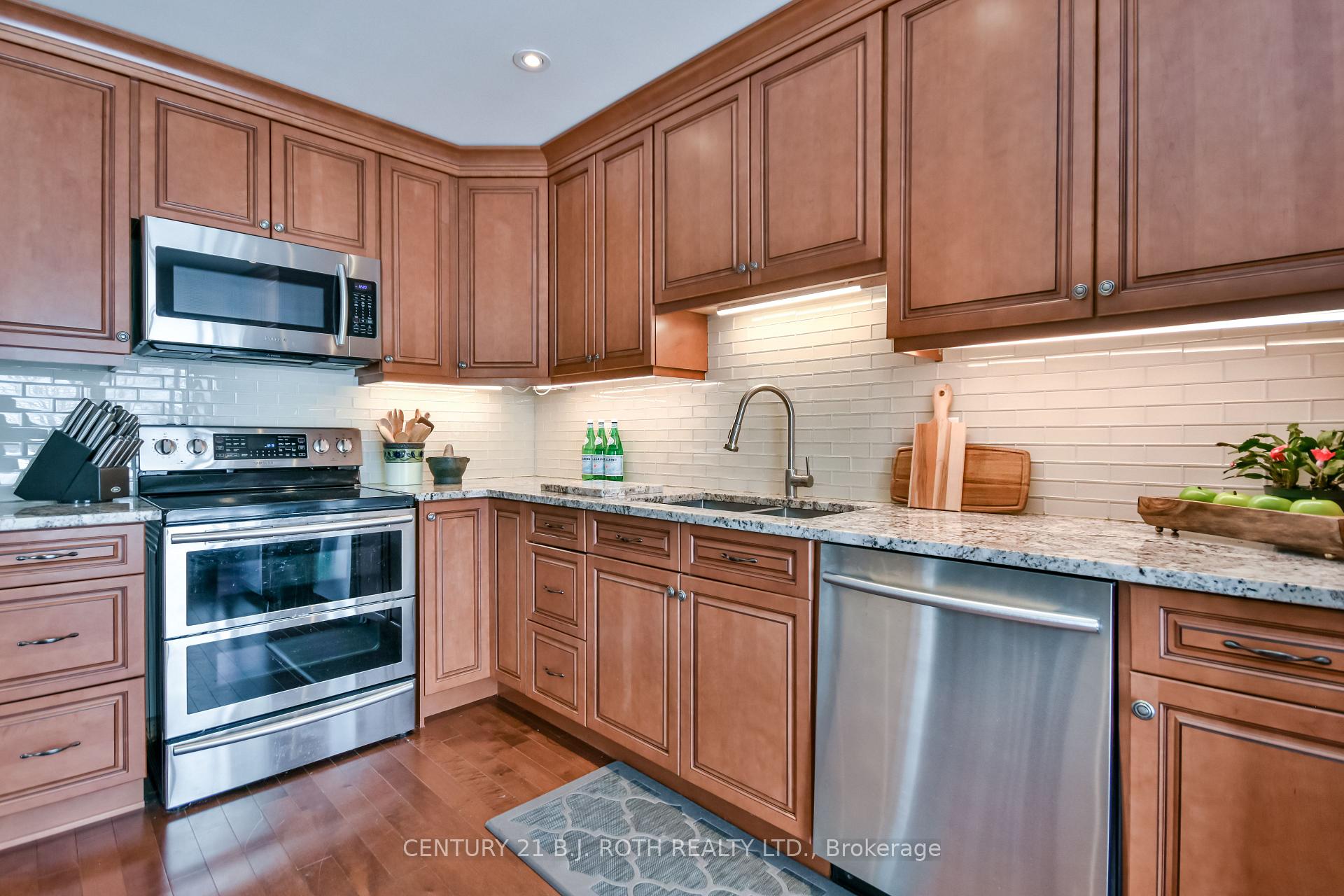 Photo 16 of 36 Sundew Drive, Barrie, Holly — HOMEH