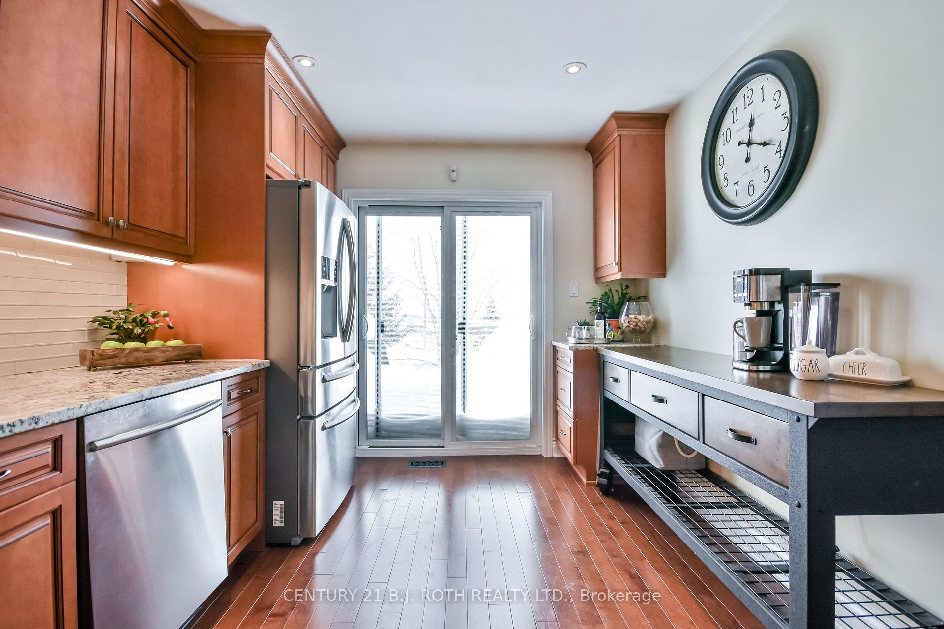 Photo 18 of 36 Sundew Drive, Barrie, Holly — HOMEH