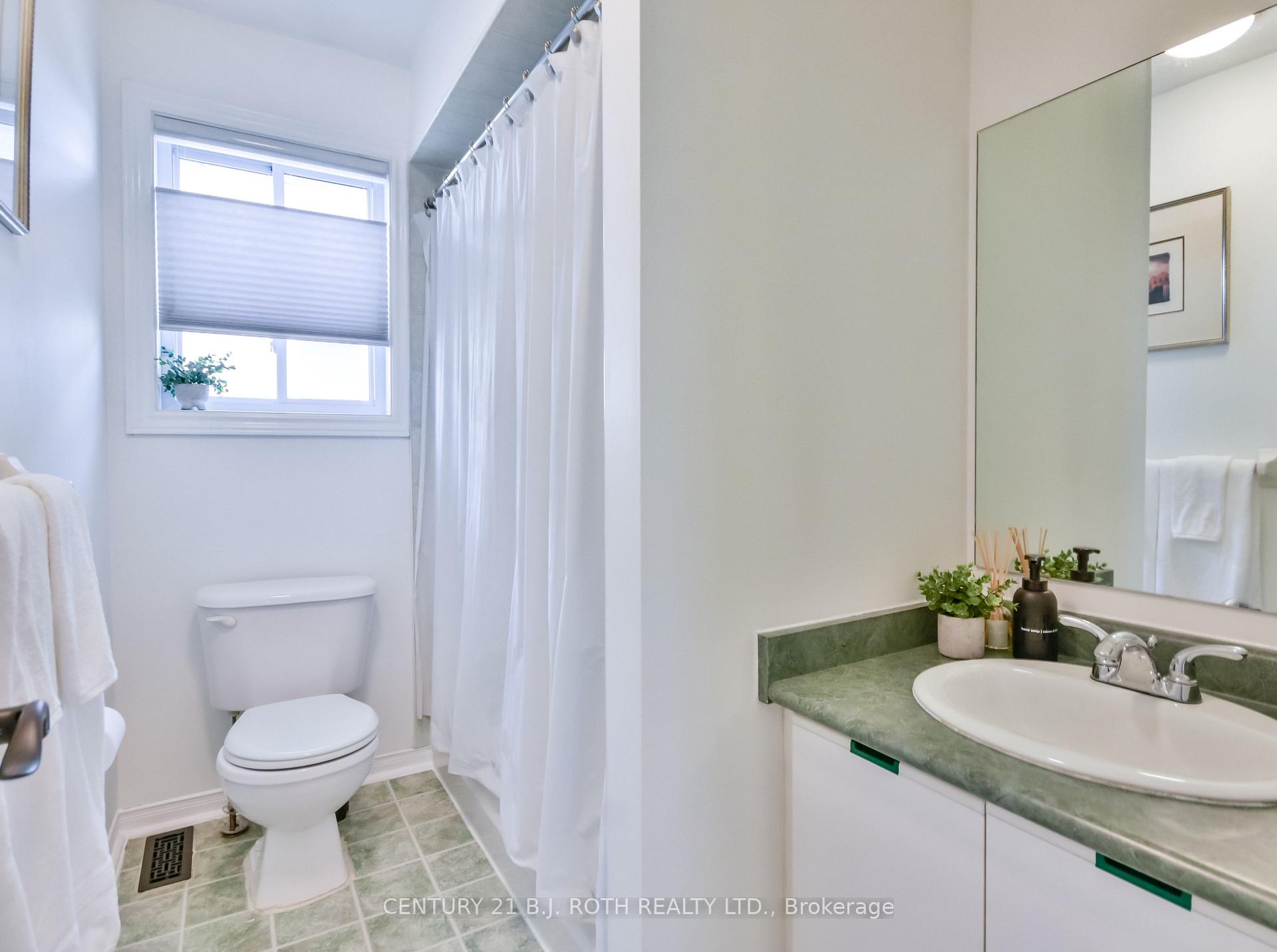 Photo 26 of 36 Sundew Drive, Barrie, Holly — HOMEH