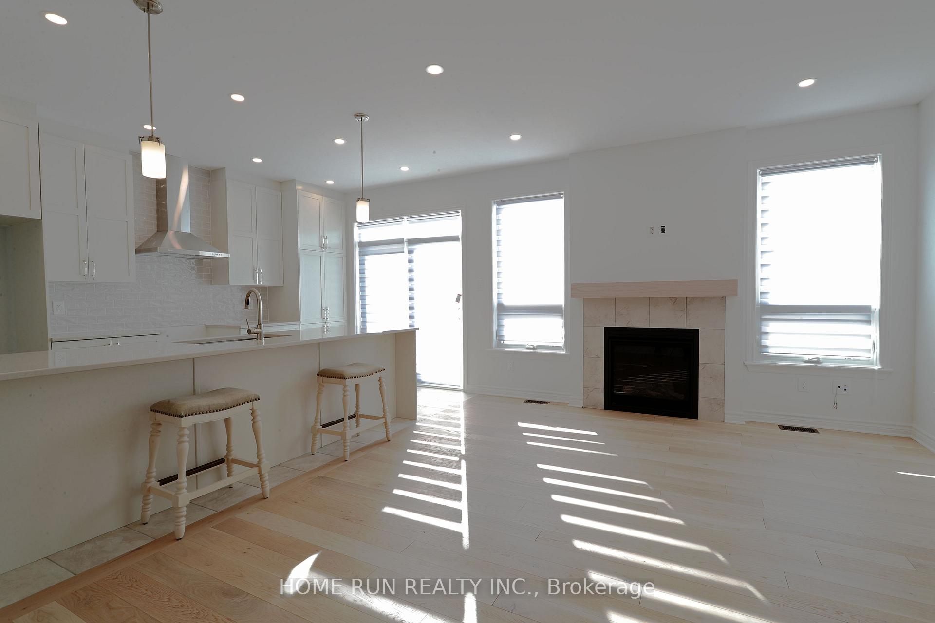Photo 3 of 862 Atrium Ridge, Ottawa, Riverside South/Gloucester Glen — HOMEH