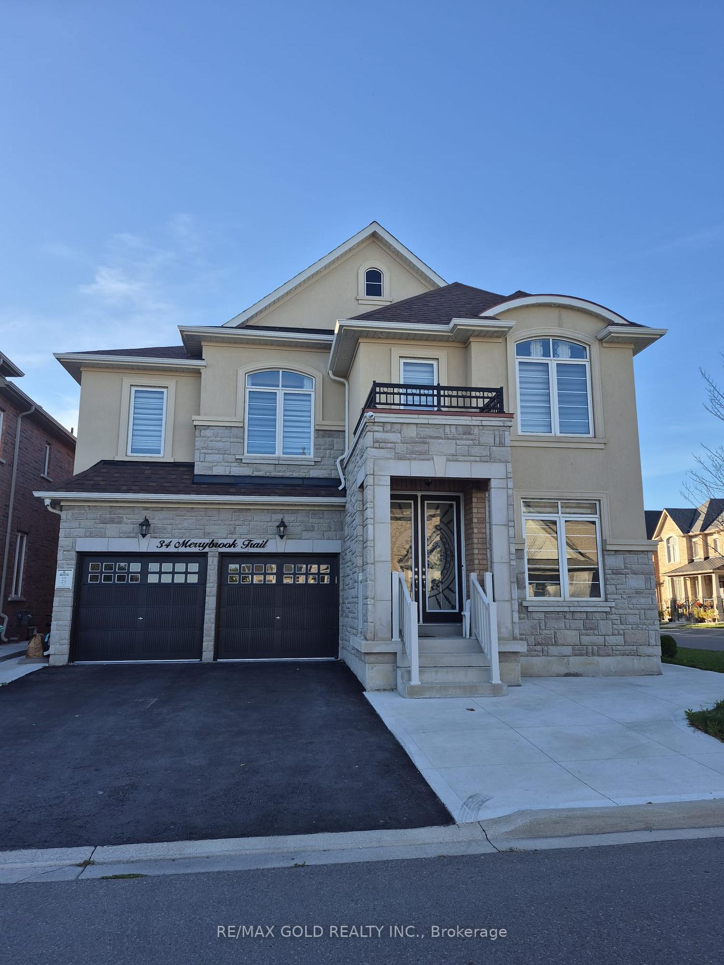 Photo 2 of 34 Merrybrook Trail, Brampton, Northwest Brampton — HOMEH