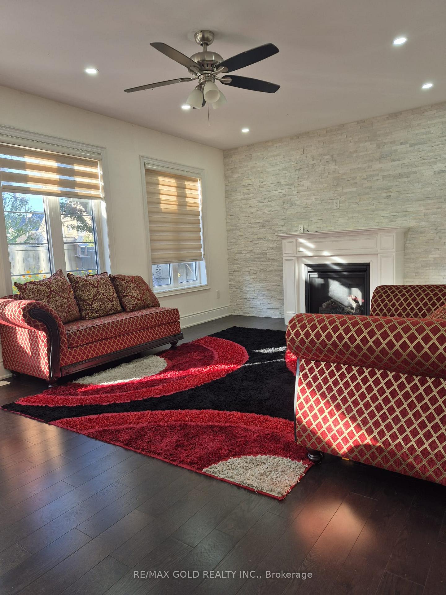 Photo 10 of 34 Merrybrook Trail, Brampton, Northwest Brampton — HOMEH