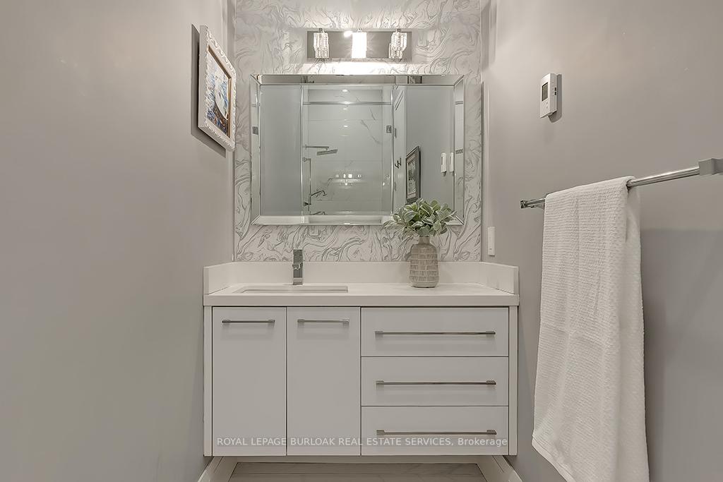 Photo 18 of 136 Avondale Court, Burlington, Shoreacres — HOMEH