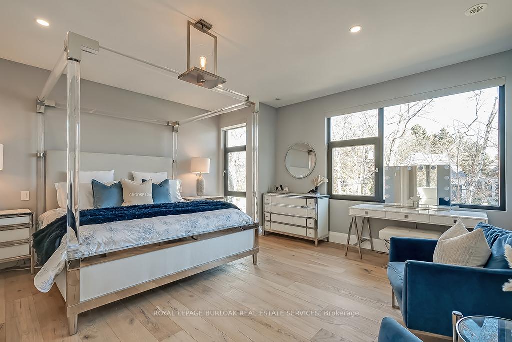 Photo 20 of 136 Avondale Court, Burlington, Shoreacres — HOMEH