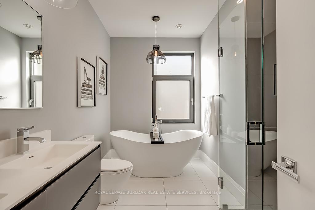 Photo 27 of 136 Avondale Court, Burlington, Shoreacres — HOMEH