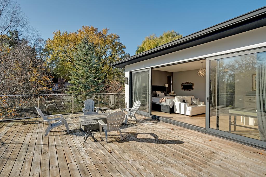 Photo 32 of 136 Avondale Court, Burlington, Shoreacres — HOMEH