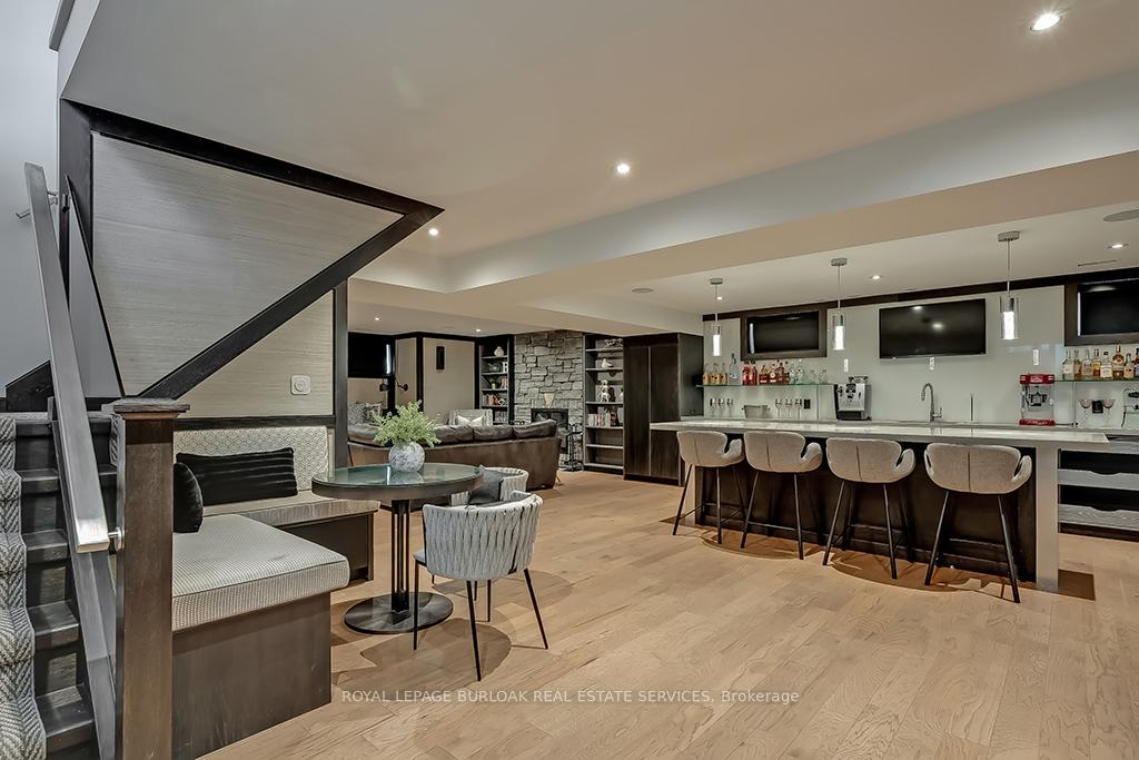 Photo 33 of 136 Avondale Court, Burlington, Shoreacres — HOMEH