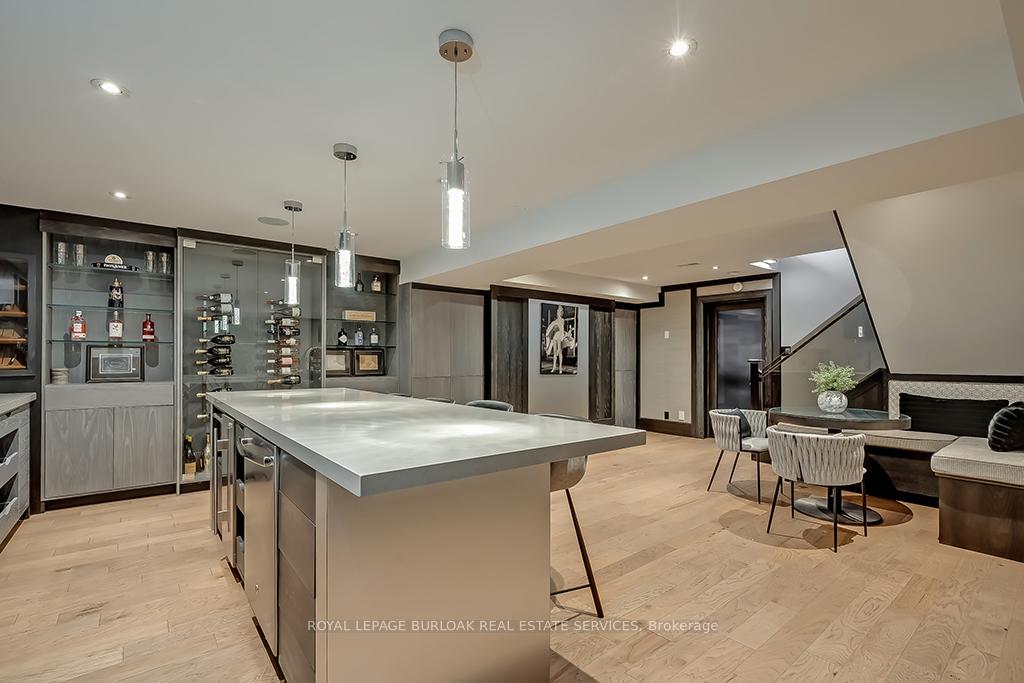 Photo 34 of 136 Avondale Court, Burlington, Shoreacres — HOMEH