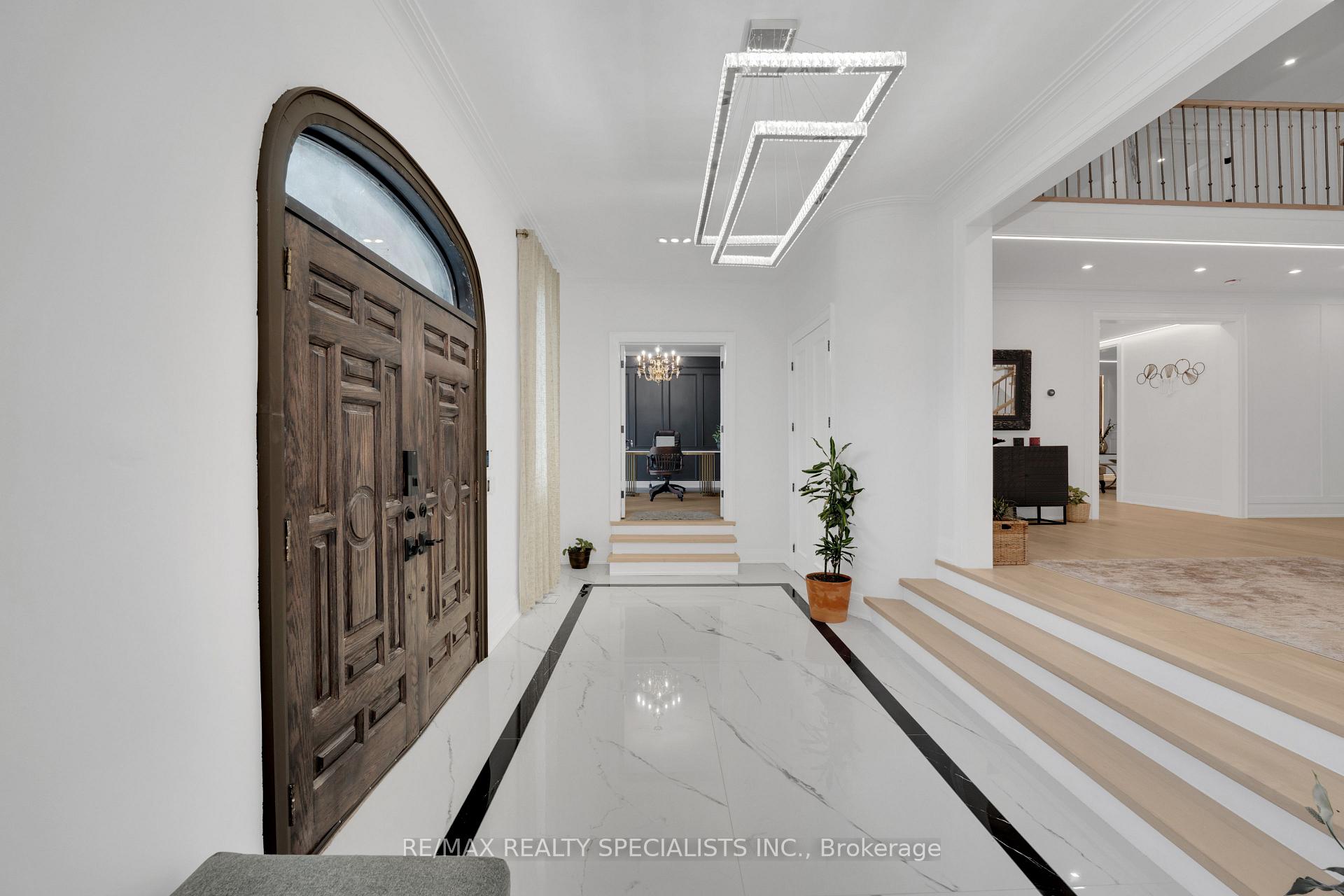 Photo 2 of 62 Silver Fox Place, Vaughan, Rural Vaughan — HOMEH