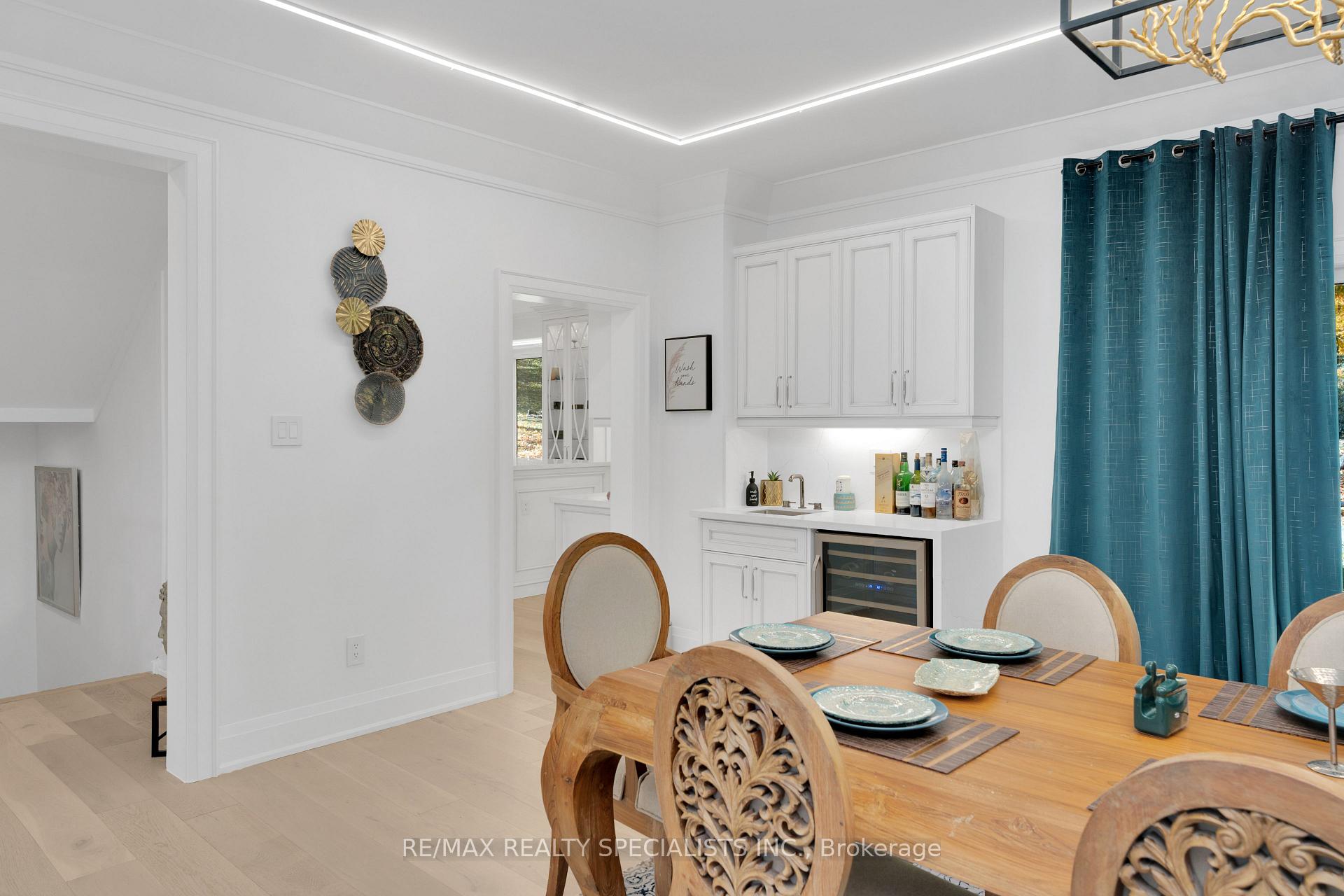 Photo 5 of 62 Silver Fox Place, Vaughan, Rural Vaughan — HOMEH
