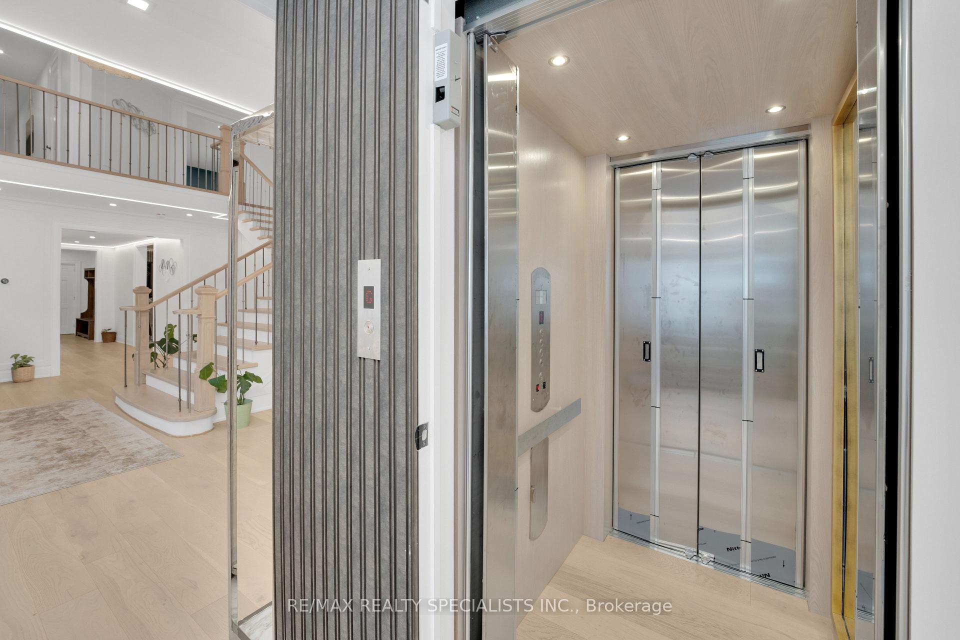 Photo 6 of 62 Silver Fox Place, Vaughan, Rural Vaughan — HOMEH