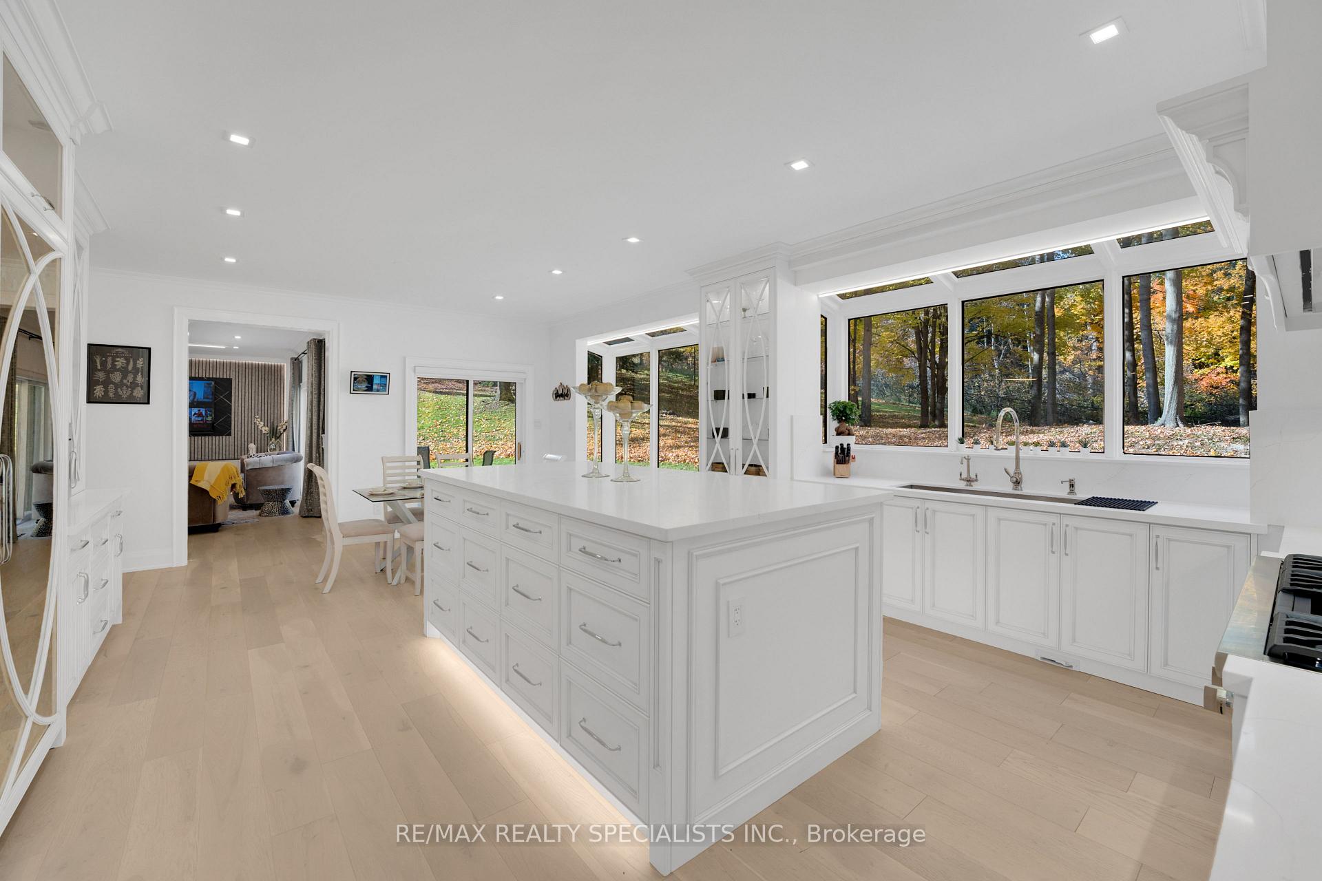 Photo 8 of 62 Silver Fox Place, Vaughan, Rural Vaughan — HOMEH