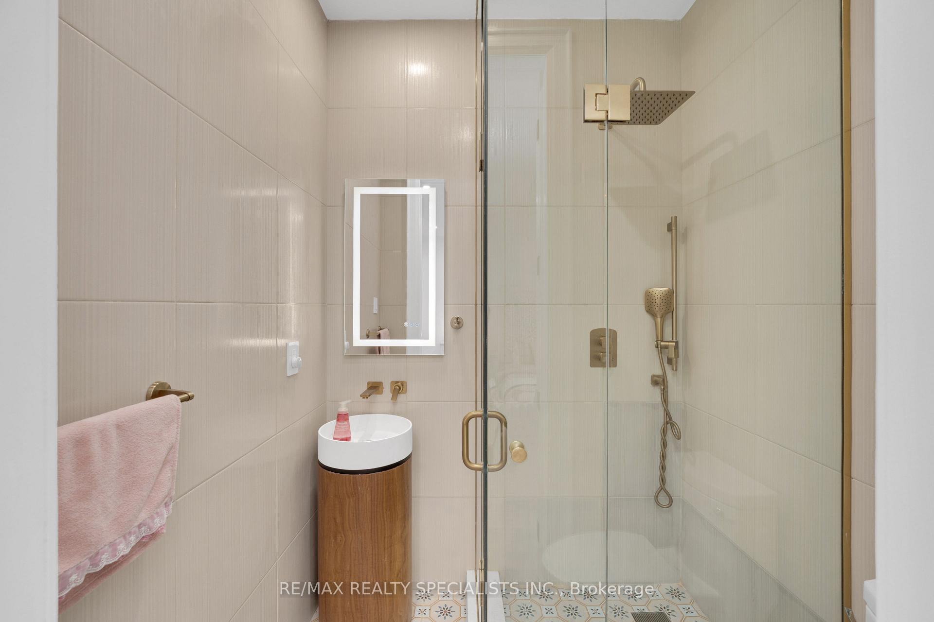 Photo 30 of 62 Silver Fox Place, Vaughan, Rural Vaughan — HOMEH