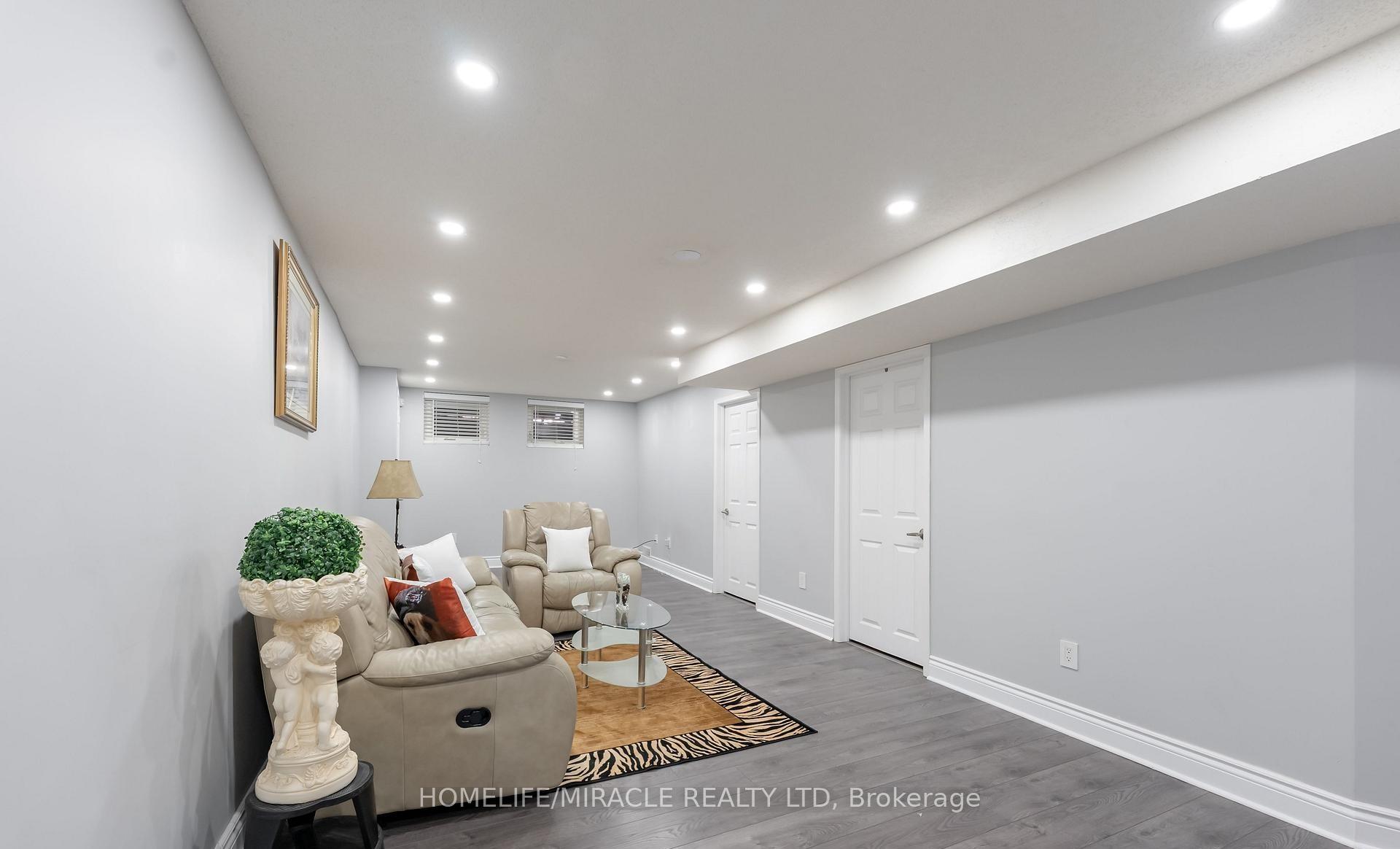 Photo 7 of 23 Mosley Crescent, Brampton, Fletcher's West — HOMEH