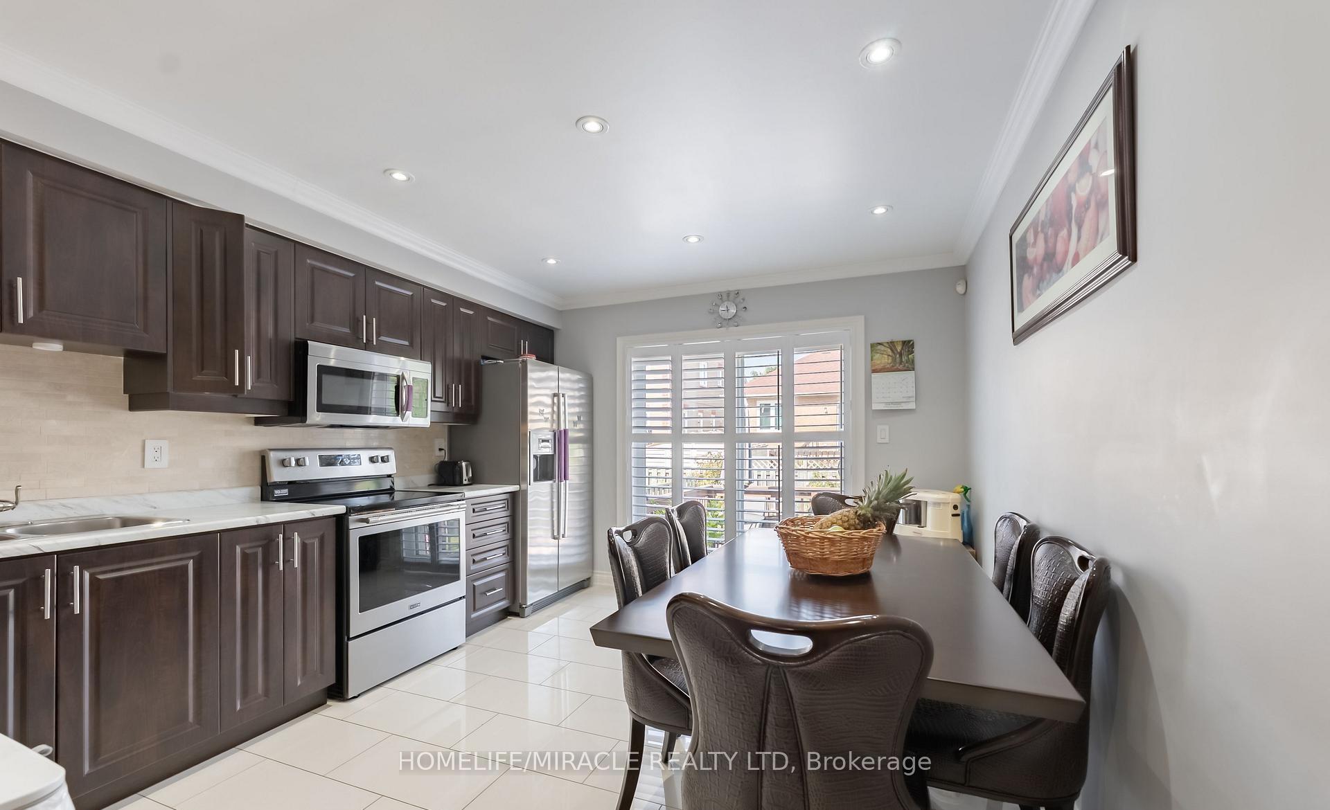 Photo 9 of 23 Mosley Crescent, Brampton, Fletcher's West — HOMEH