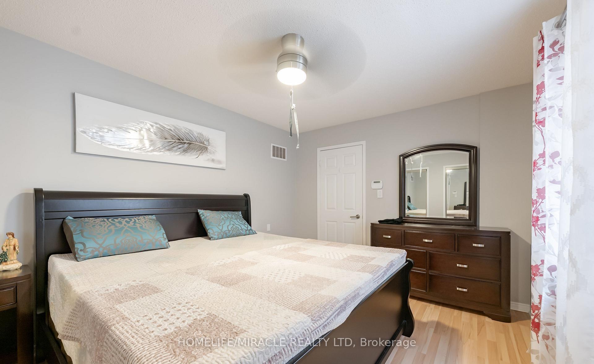 Photo 10 of 23 Mosley Crescent, Brampton, Fletcher's West — HOMEH