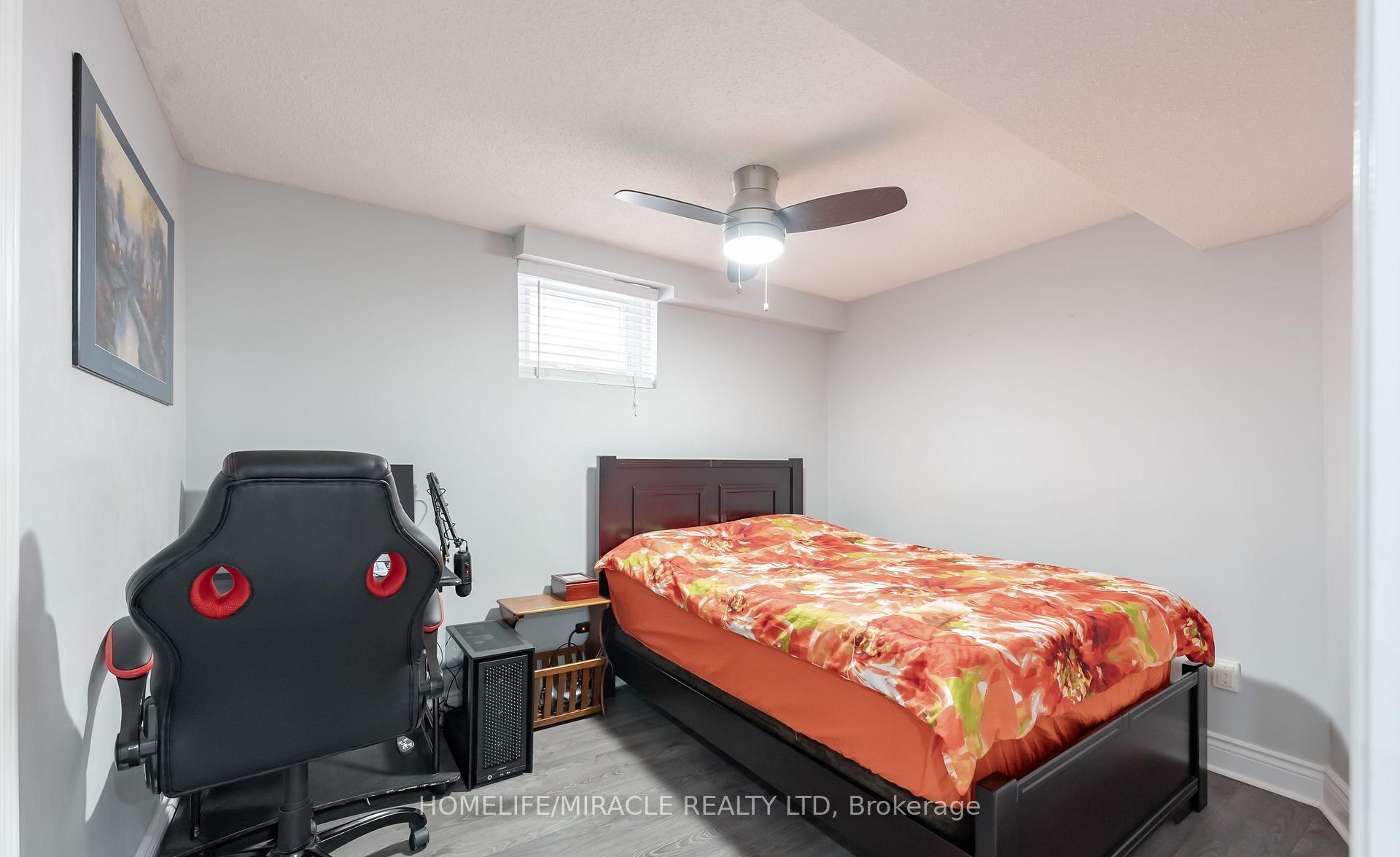 Photo 15 of 23 Mosley Crescent, Brampton, Fletcher's West — HOMEH