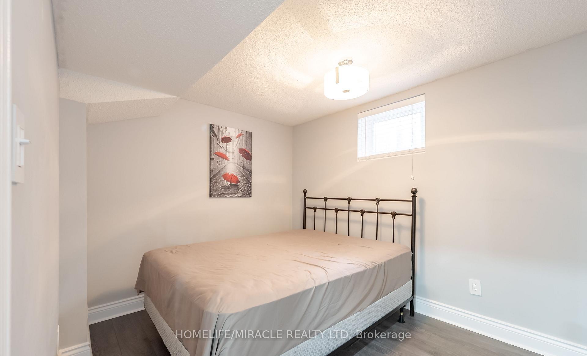 Photo 16 of 23 Mosley Crescent, Brampton, Fletcher's West — HOMEH