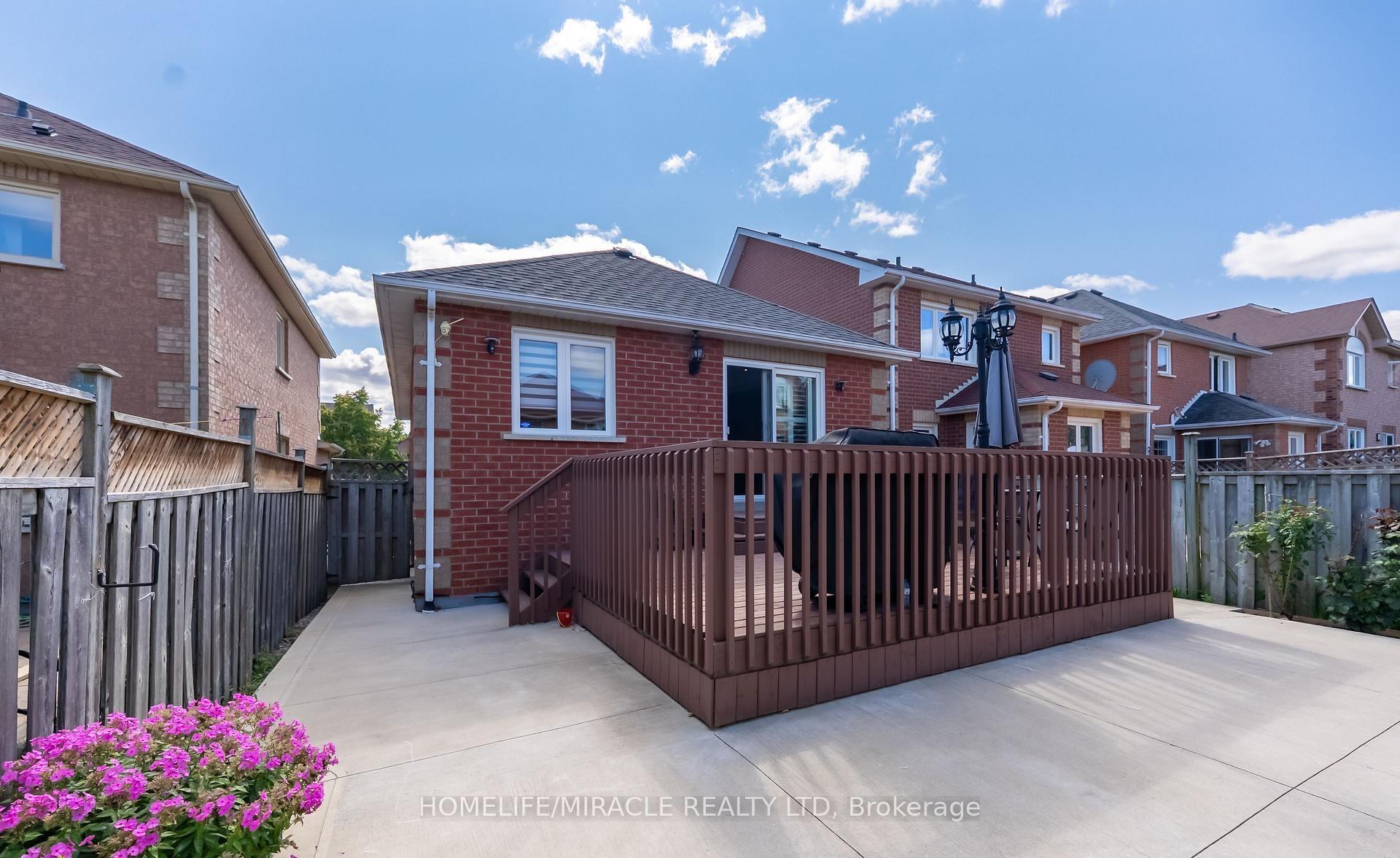 Photo 20 of 23 Mosley Crescent, Brampton, Fletcher's West — HOMEH