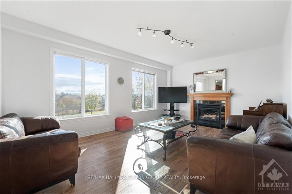 Photo 8 of 143 Baroness Drive, Ottawa, Barrhaven East — HOMEH