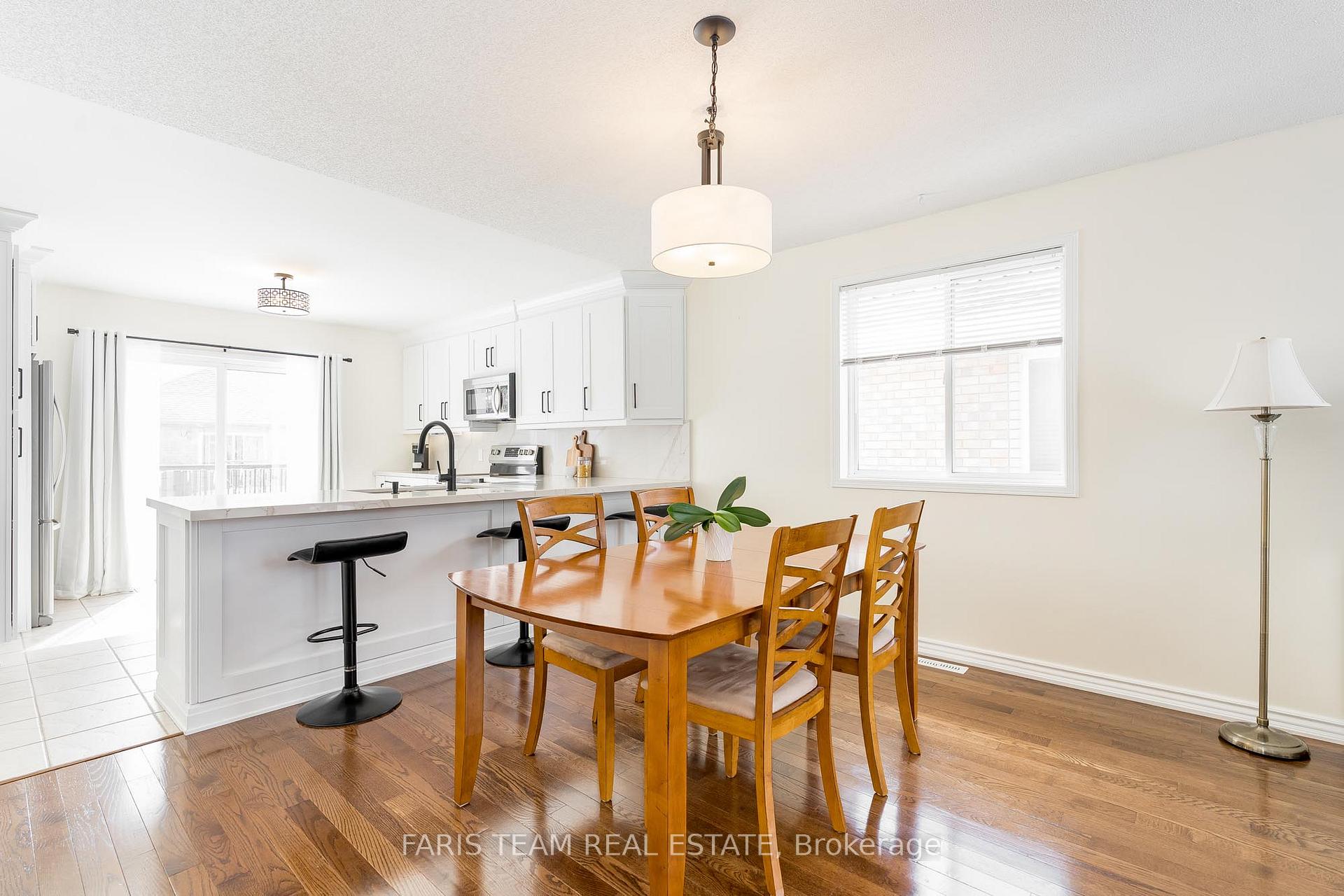 Photo 6 of 25 Catherine Drive, Barrie, Painswick South — HOMEH