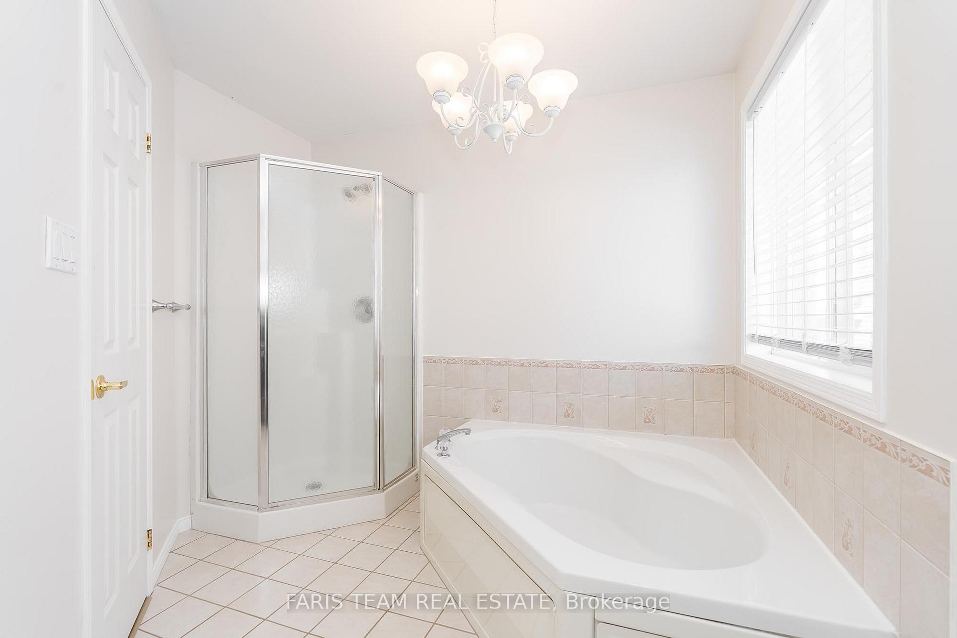 Photo 10 of 25 Catherine Drive, Barrie, Painswick South — HOMEH