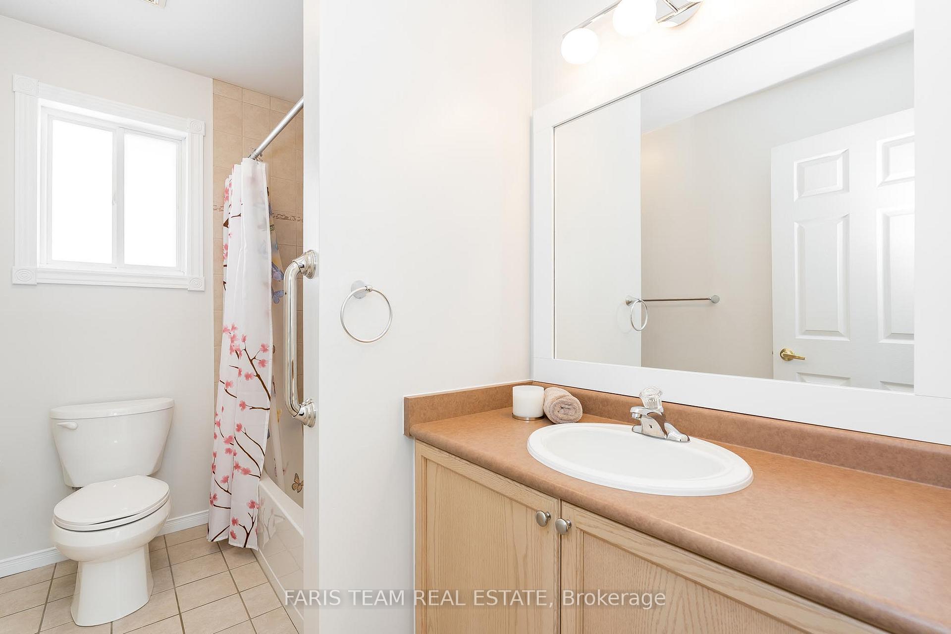 Photo 12 of 25 Catherine Drive, Barrie, Painswick South — HOMEH