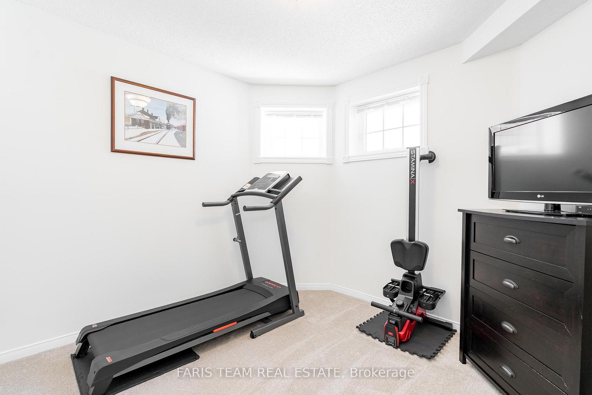 Photo 16 of 25 Catherine Drive, Barrie, Painswick South — HOMEH