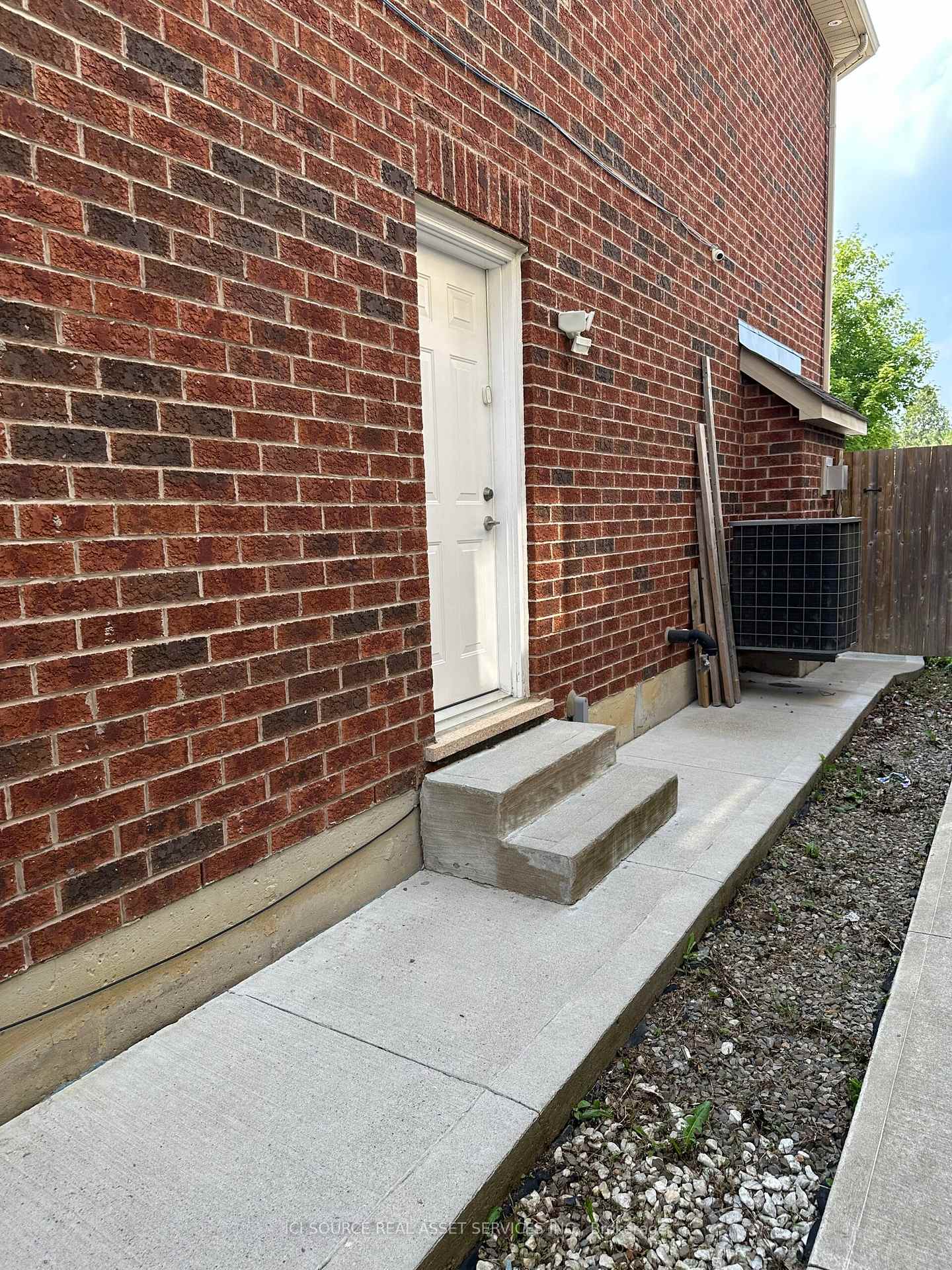 Photo 2 of Unit 2, 8 Nelly Court, Brampton, Vales of Castlemore — HOMEH