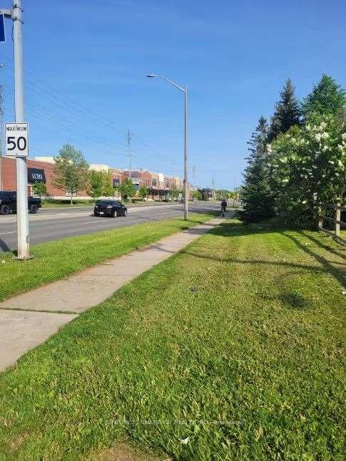 Photo 11 of 4528 Longmoor Drive, Burlington, Shoreacres — HOMEH