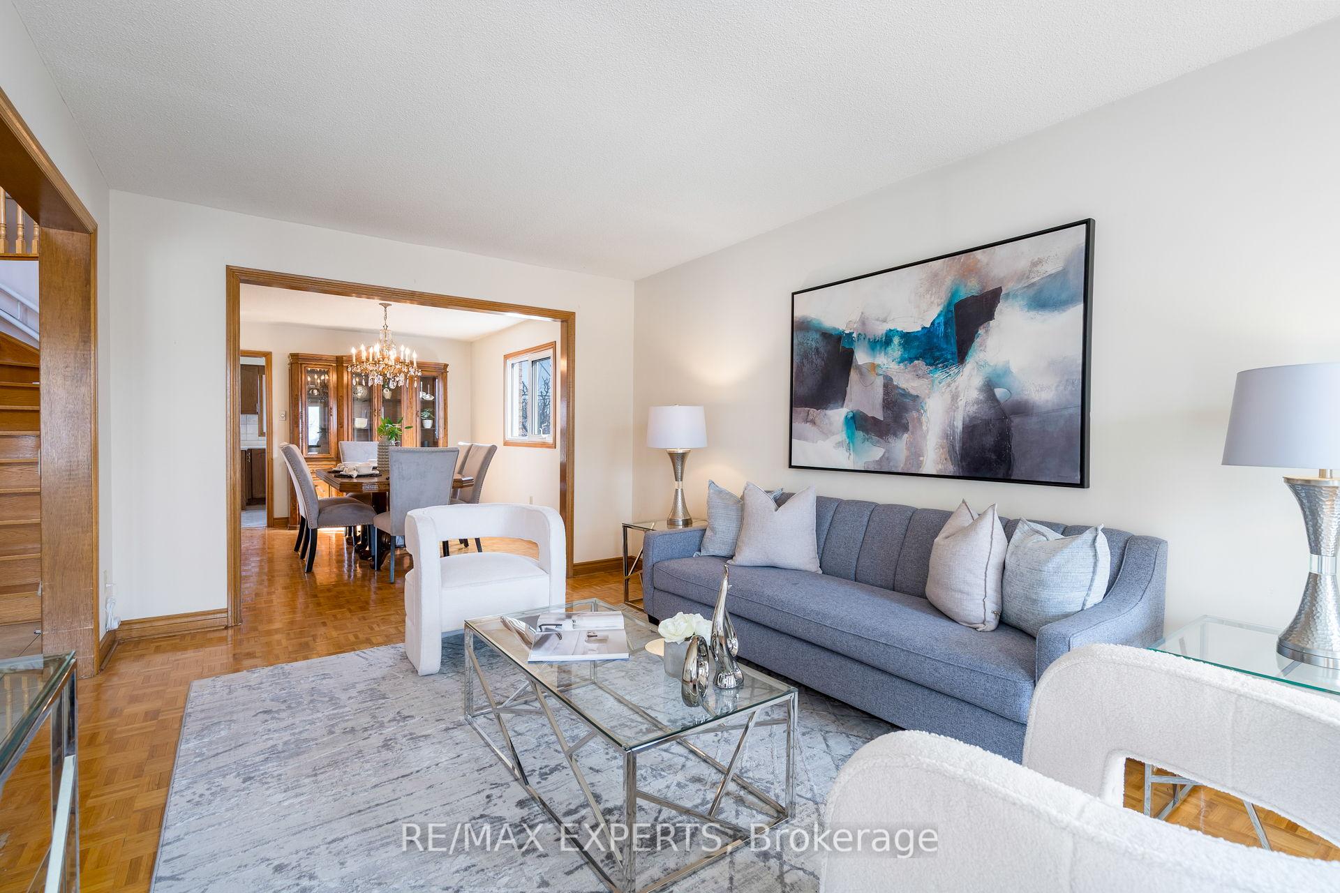Photo 8 of 5 Cabaletta Crescent, Vaughan, West Woodbridge — HOMEH