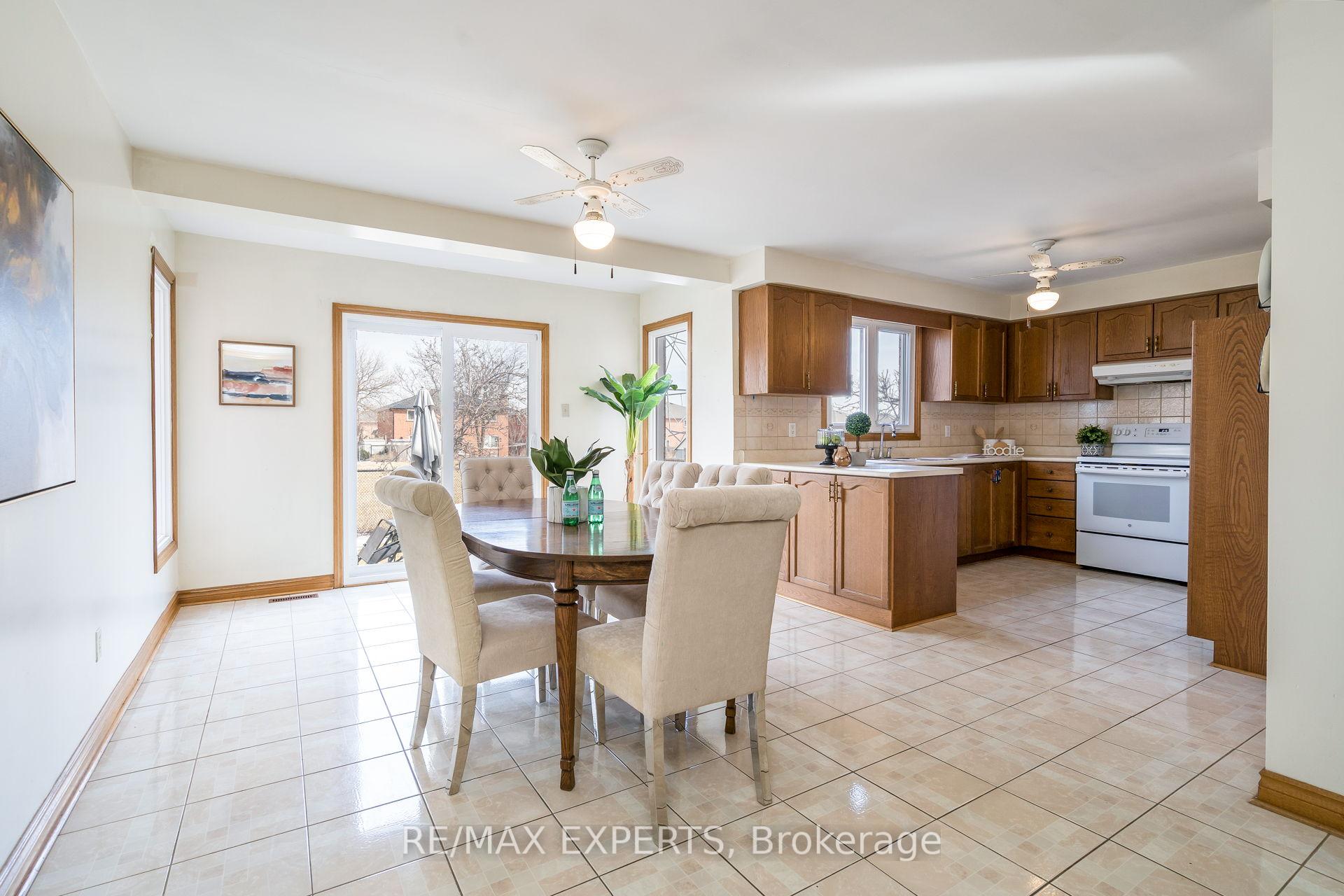 Photo 14 of 5 Cabaletta Crescent, Vaughan, West Woodbridge — HOMEH