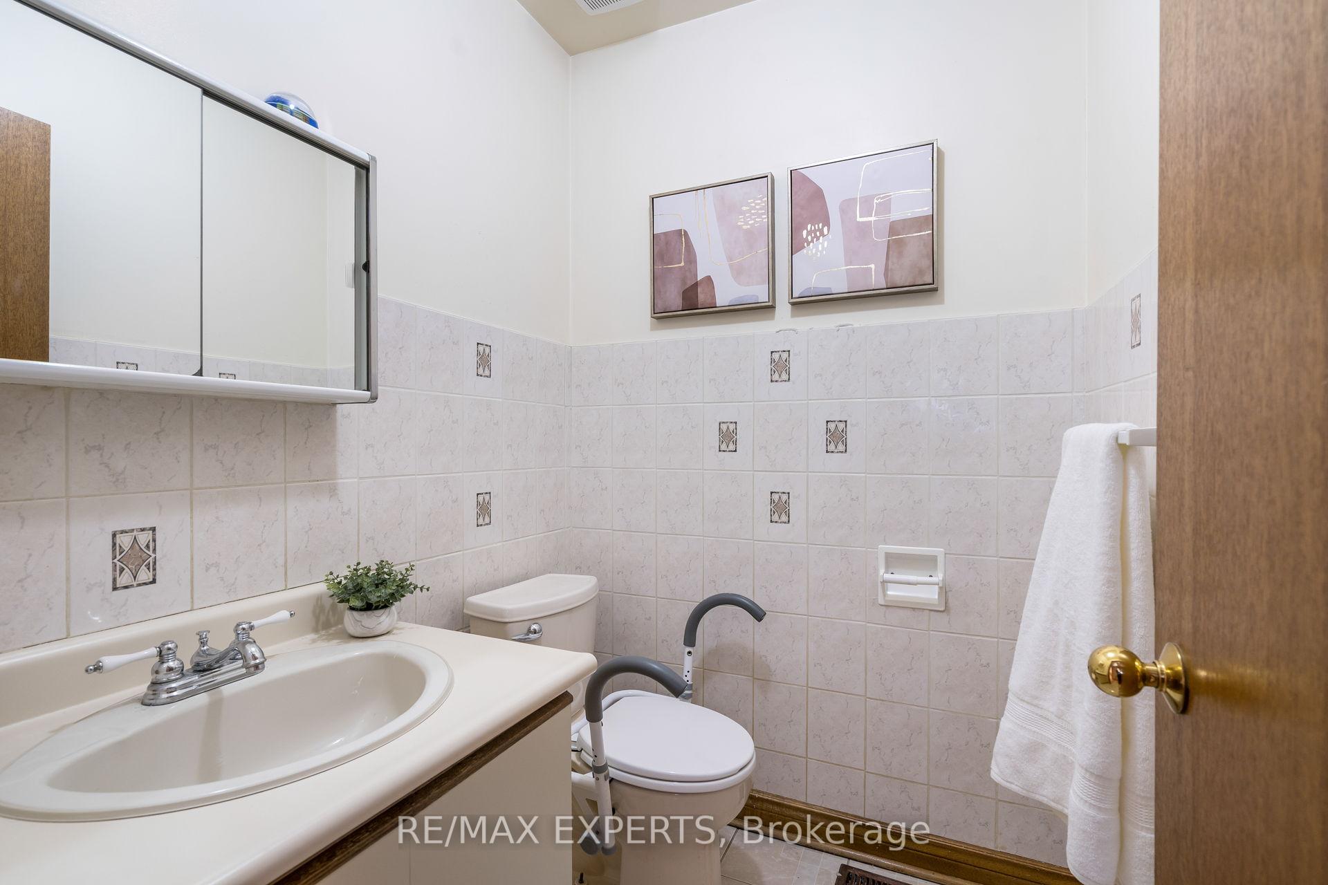 Photo 20 of 5 Cabaletta Crescent, Vaughan, West Woodbridge — HOMEH