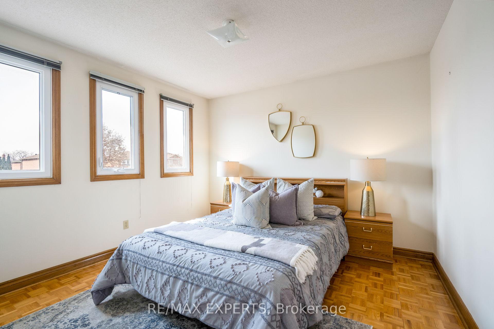 Photo 25 of 5 Cabaletta Crescent, Vaughan, West Woodbridge — HOMEH