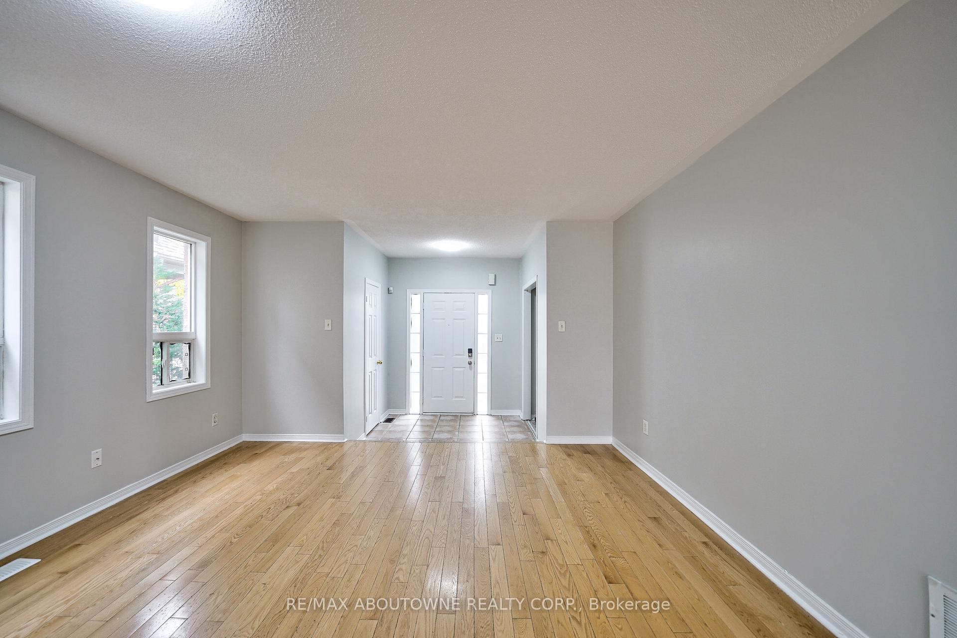 Photo 7 of 556 Delphine Drive, Burlington, Appleby — HOMEH