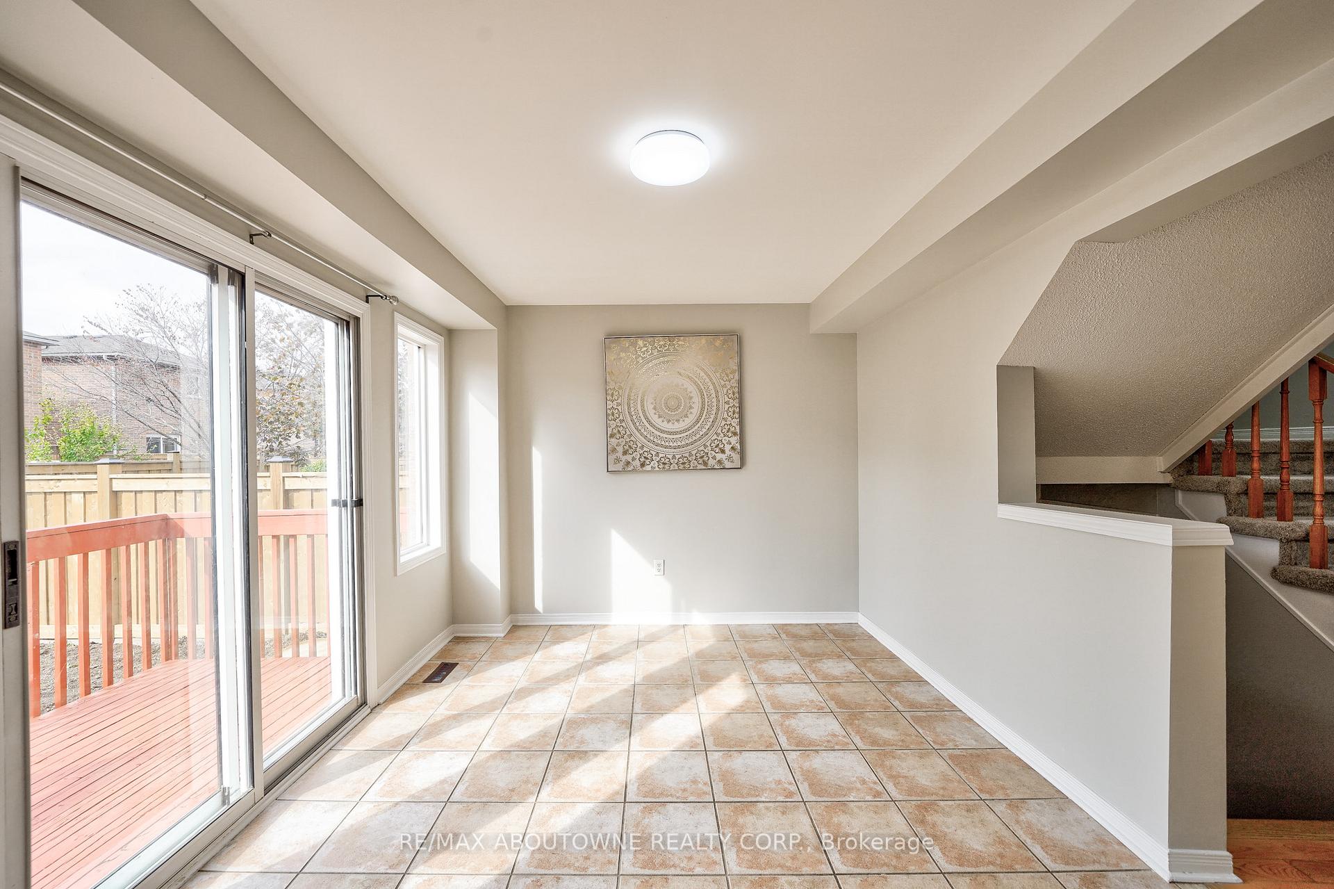 Photo 12 of 556 Delphine Drive, Burlington, Appleby — HOMEH