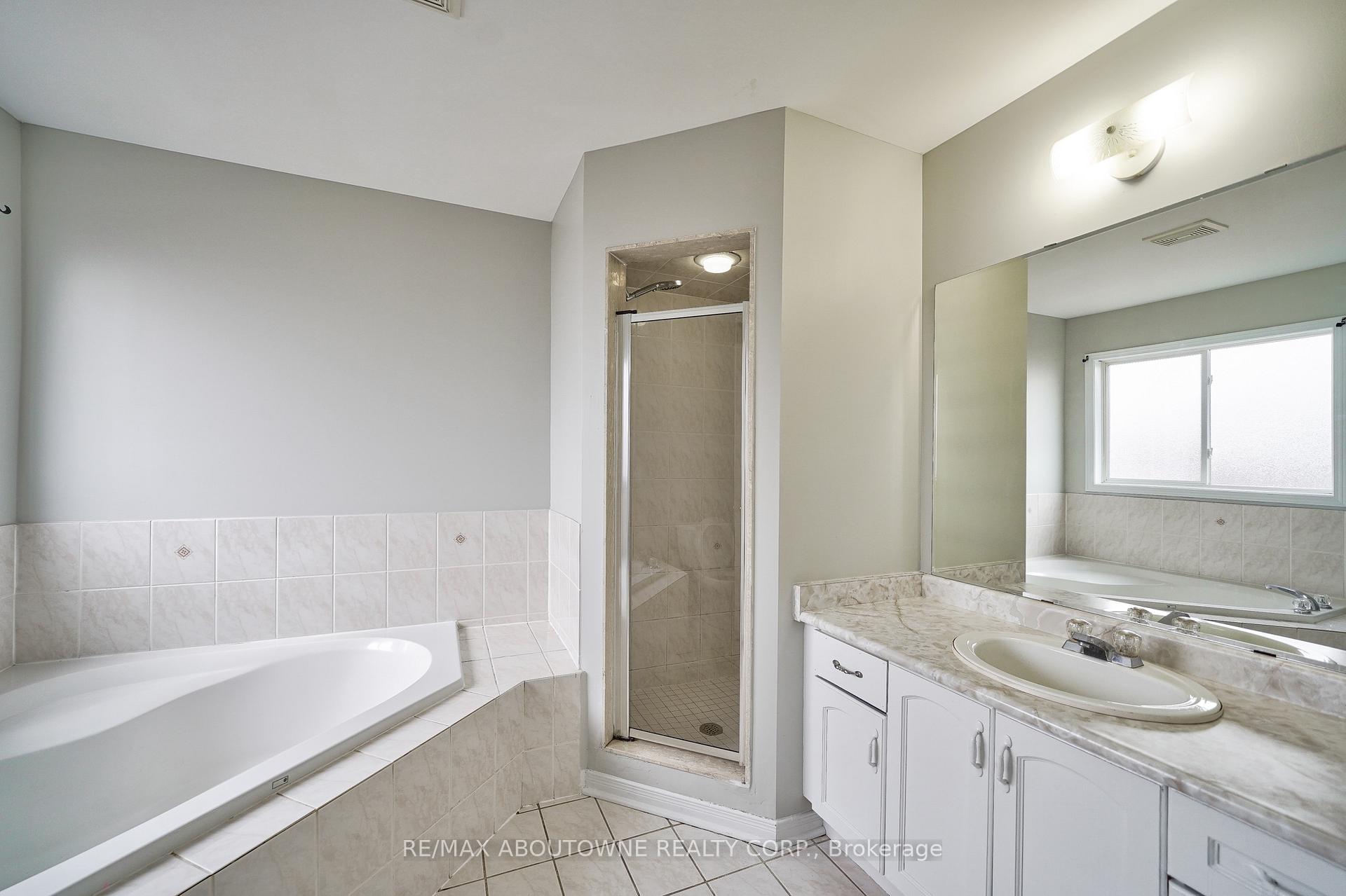 Photo 19 of 556 Delphine Drive, Burlington, Appleby — HOMEH