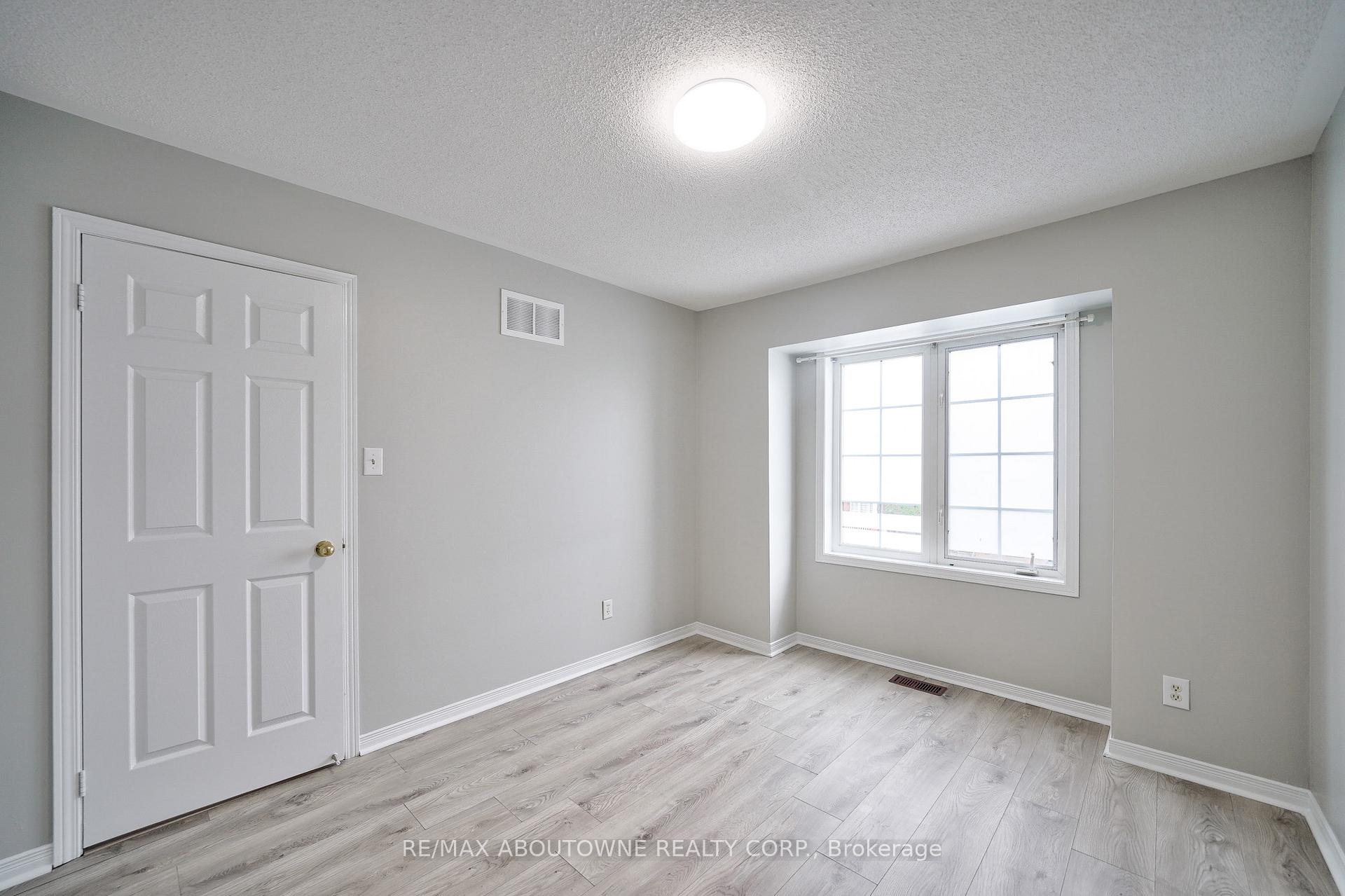 Photo 22 of 556 Delphine Drive, Burlington, Appleby — HOMEH