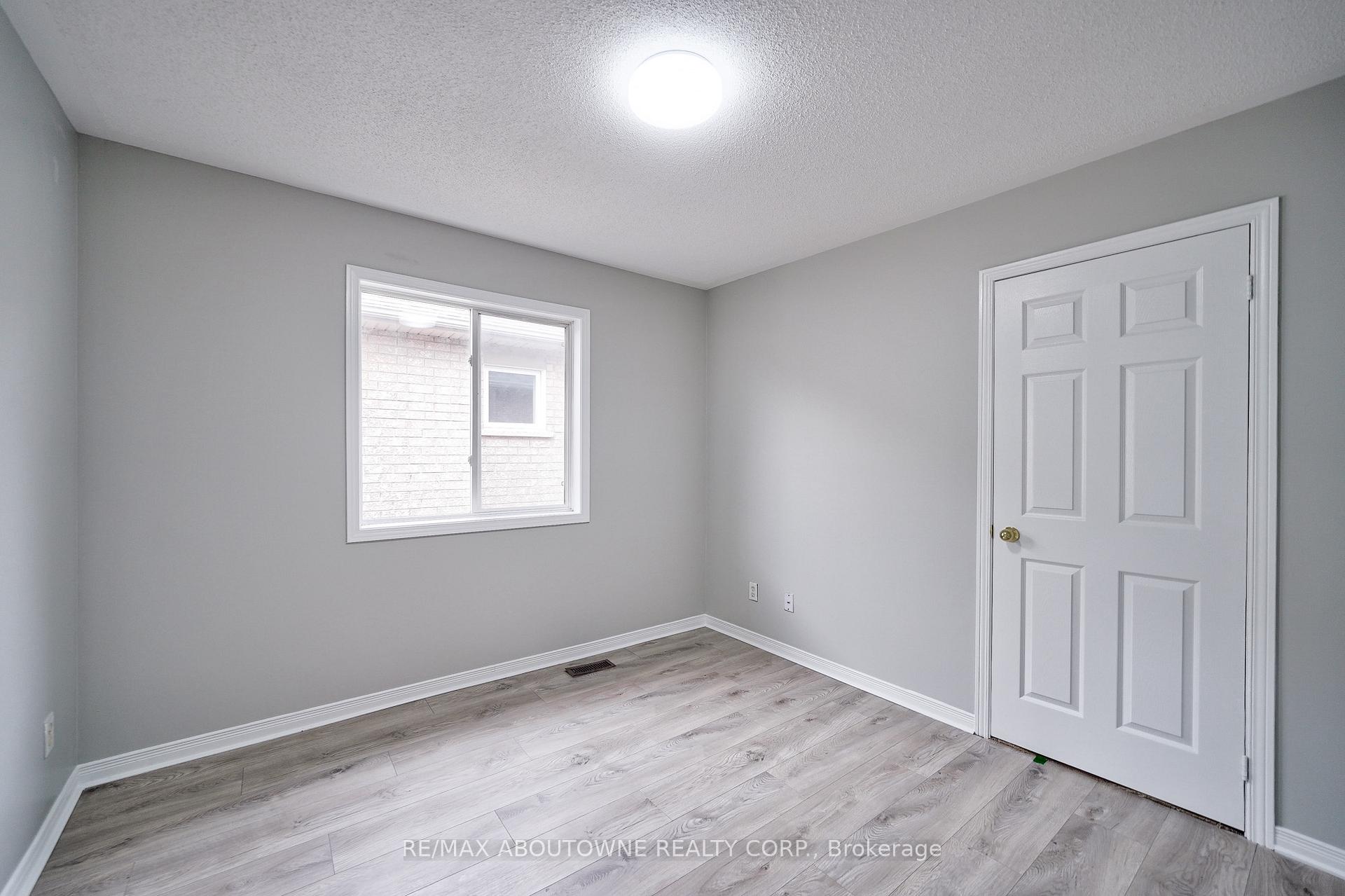 Photo 24 of 556 Delphine Drive, Burlington, Appleby — HOMEH