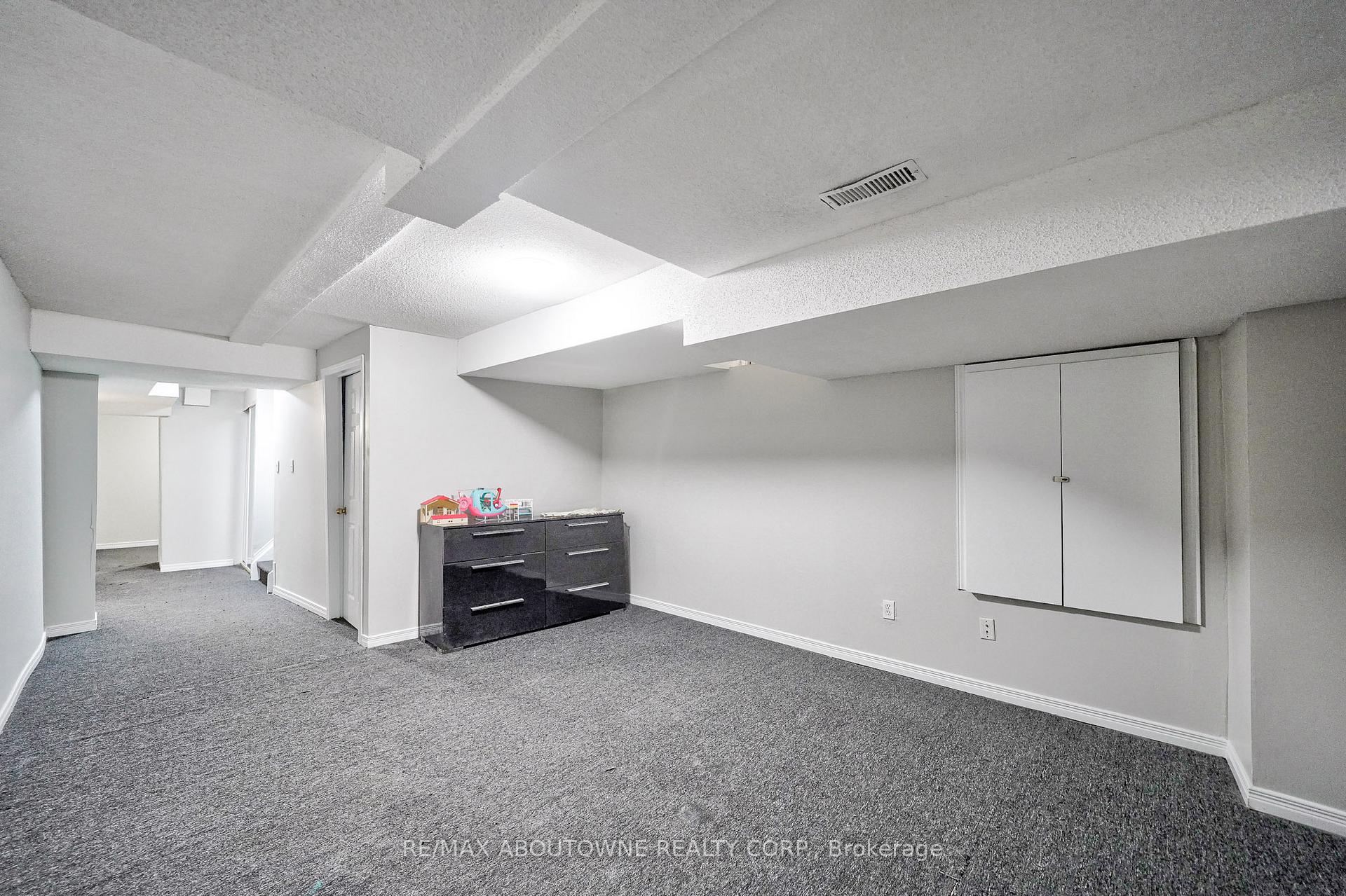Photo 31 of 556 Delphine Drive, Burlington, Appleby — HOMEH
