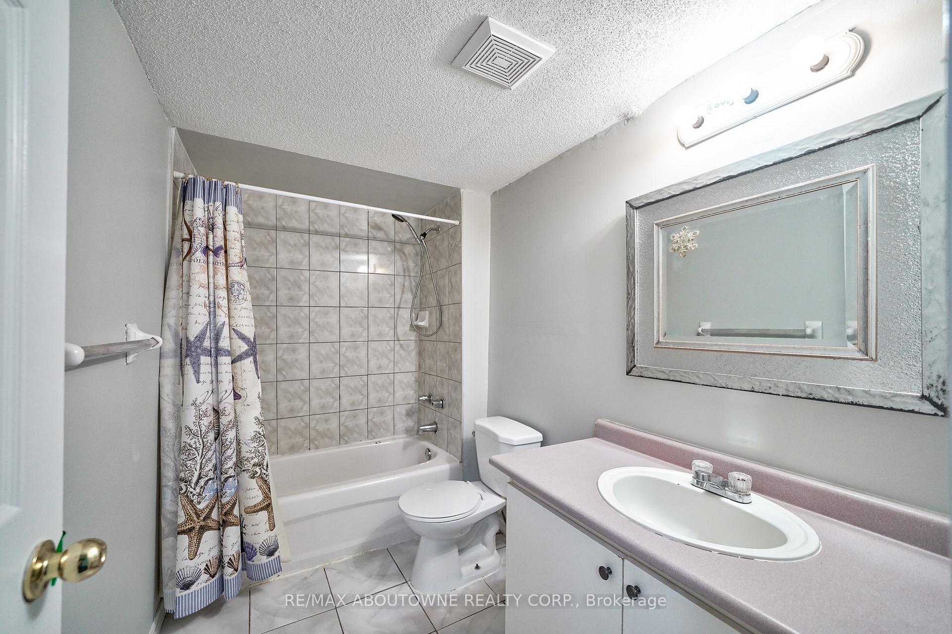 Photo 32 of 556 Delphine Drive, Burlington, Appleby — HOMEH