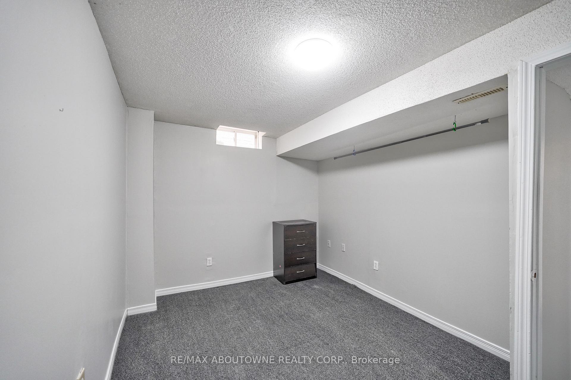Photo 35 of 556 Delphine Drive, Burlington, Appleby — HOMEH