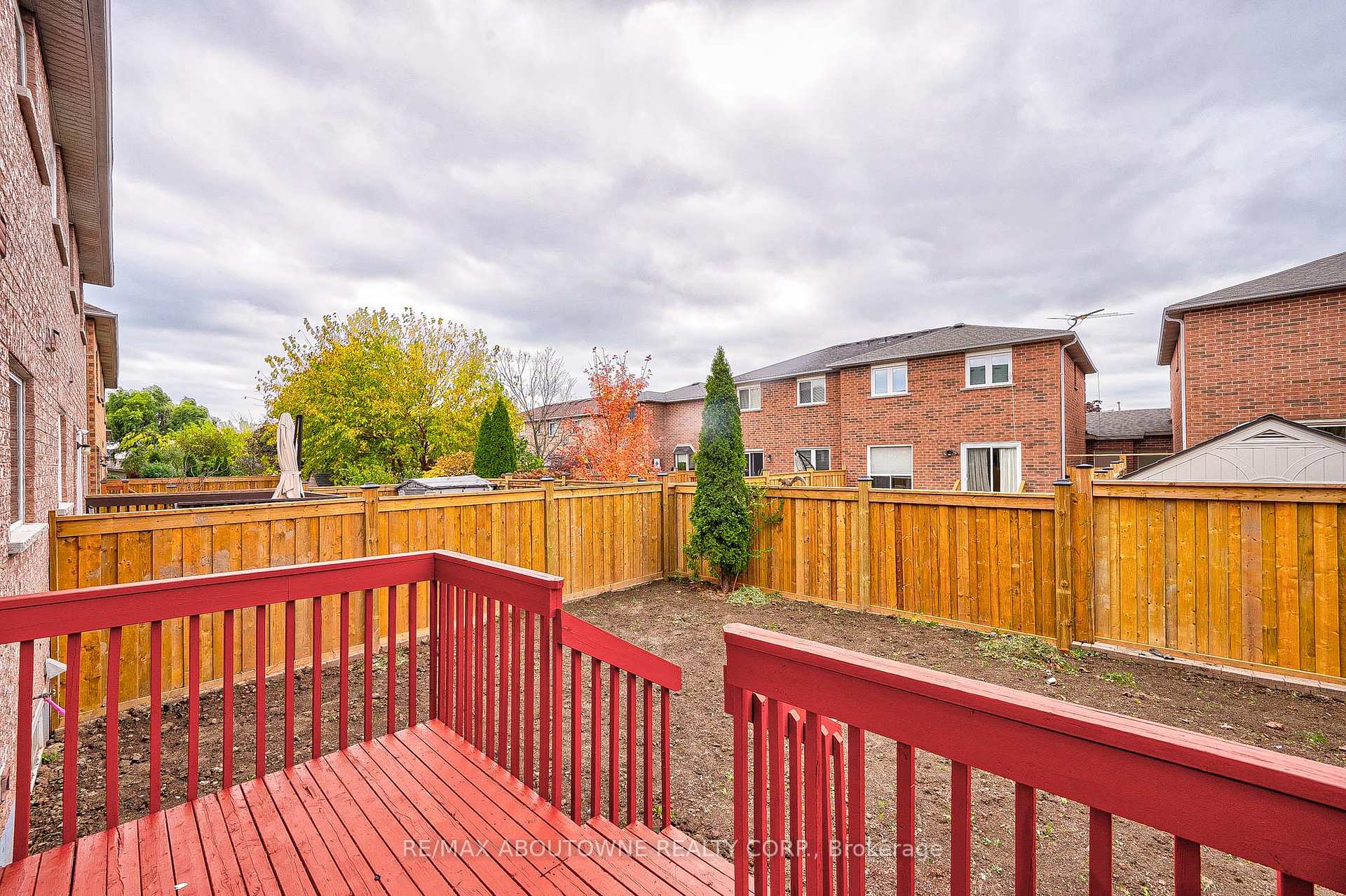 Photo 37 of 556 Delphine Drive, Burlington, Appleby — HOMEH