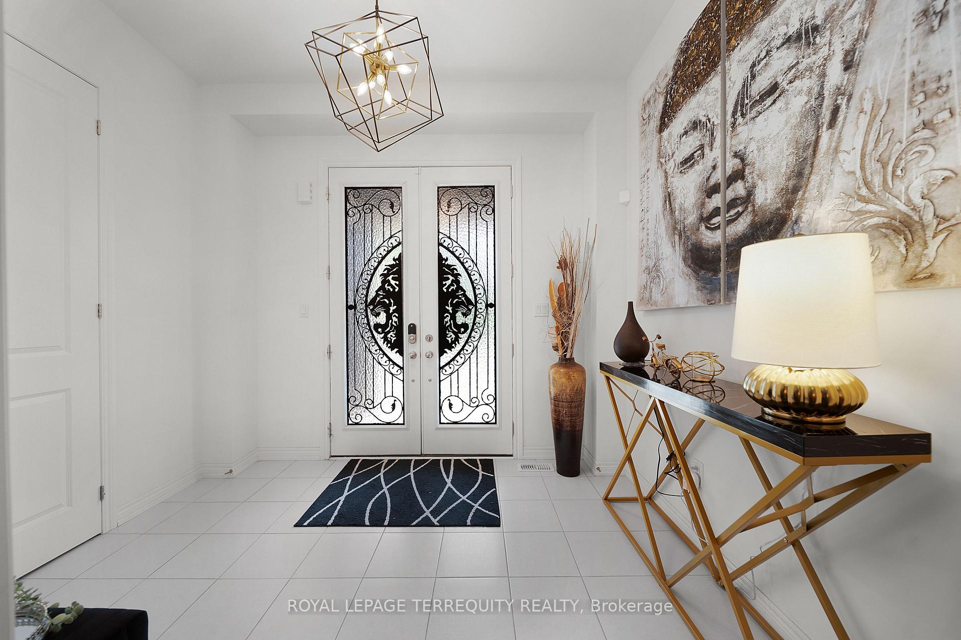 Photo 3 of 372 Clockwork Drive, Brampton, Northwest Brampton — HOMEH